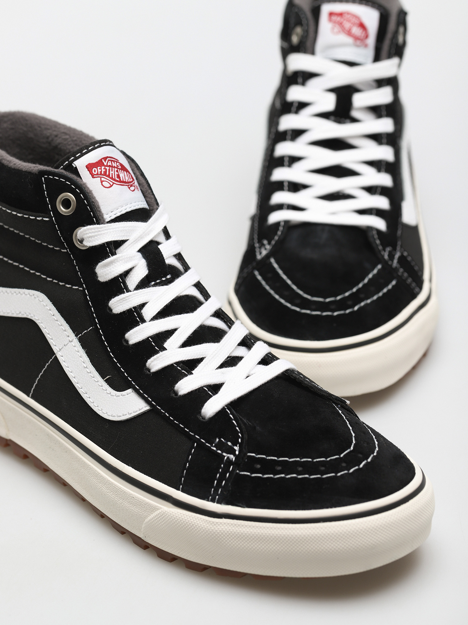 Pantofi Vans Sk8 Hi MTE 1 (black/true white)