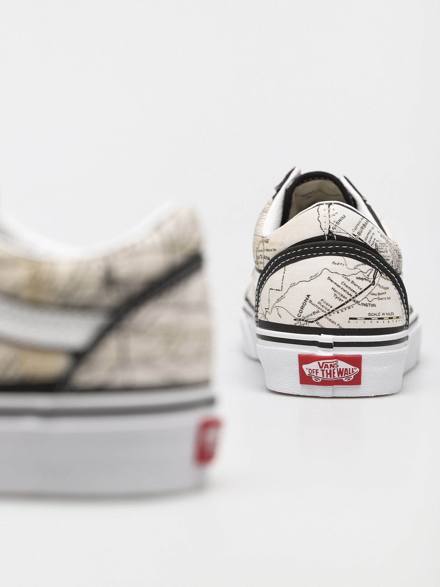 Pantofi Vans X Moca Old Skool Wmn (frances stark/maps)