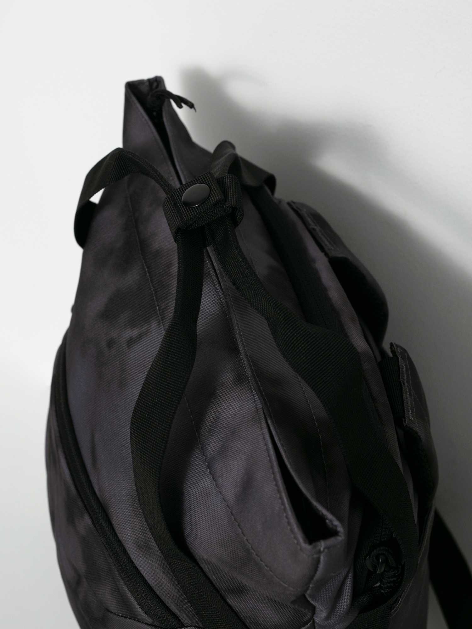 Geantă Volcom Day Trip Poly Wmn (black/charcoal)