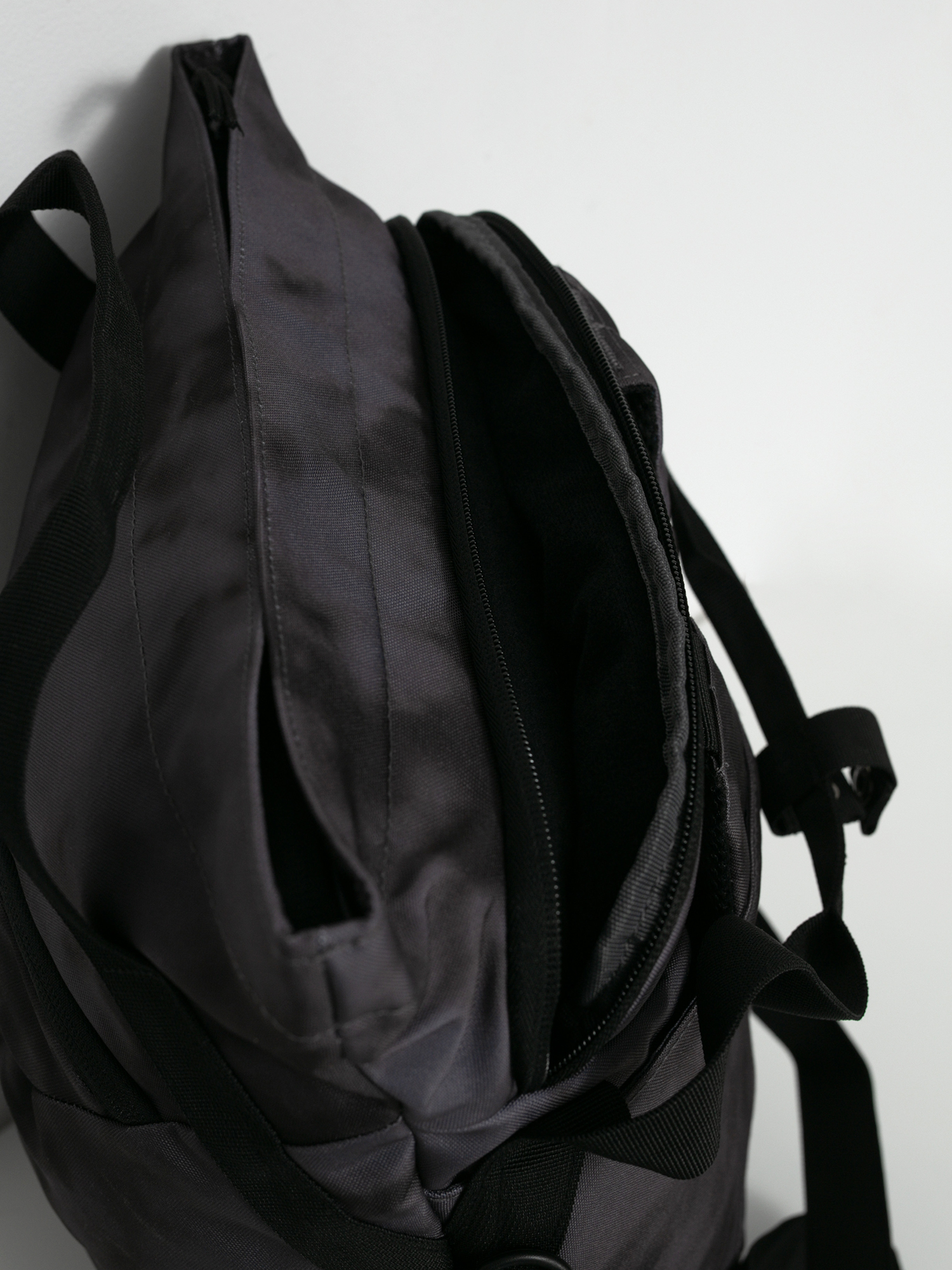 Geantă Volcom Day Trip Poly Wmn (black/charcoal)