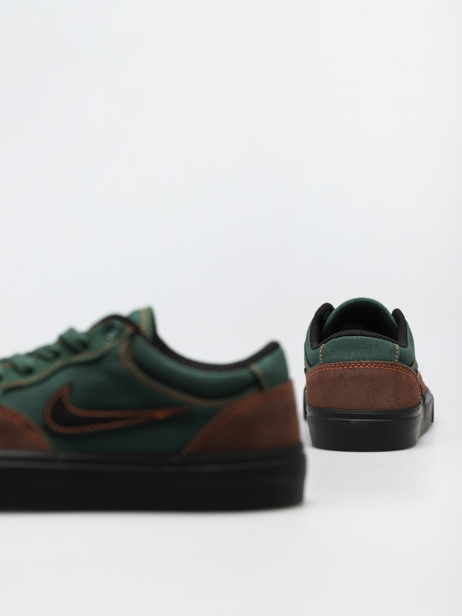Pantofi Nike SB Chron 2 (lt chocolate/black noble green)