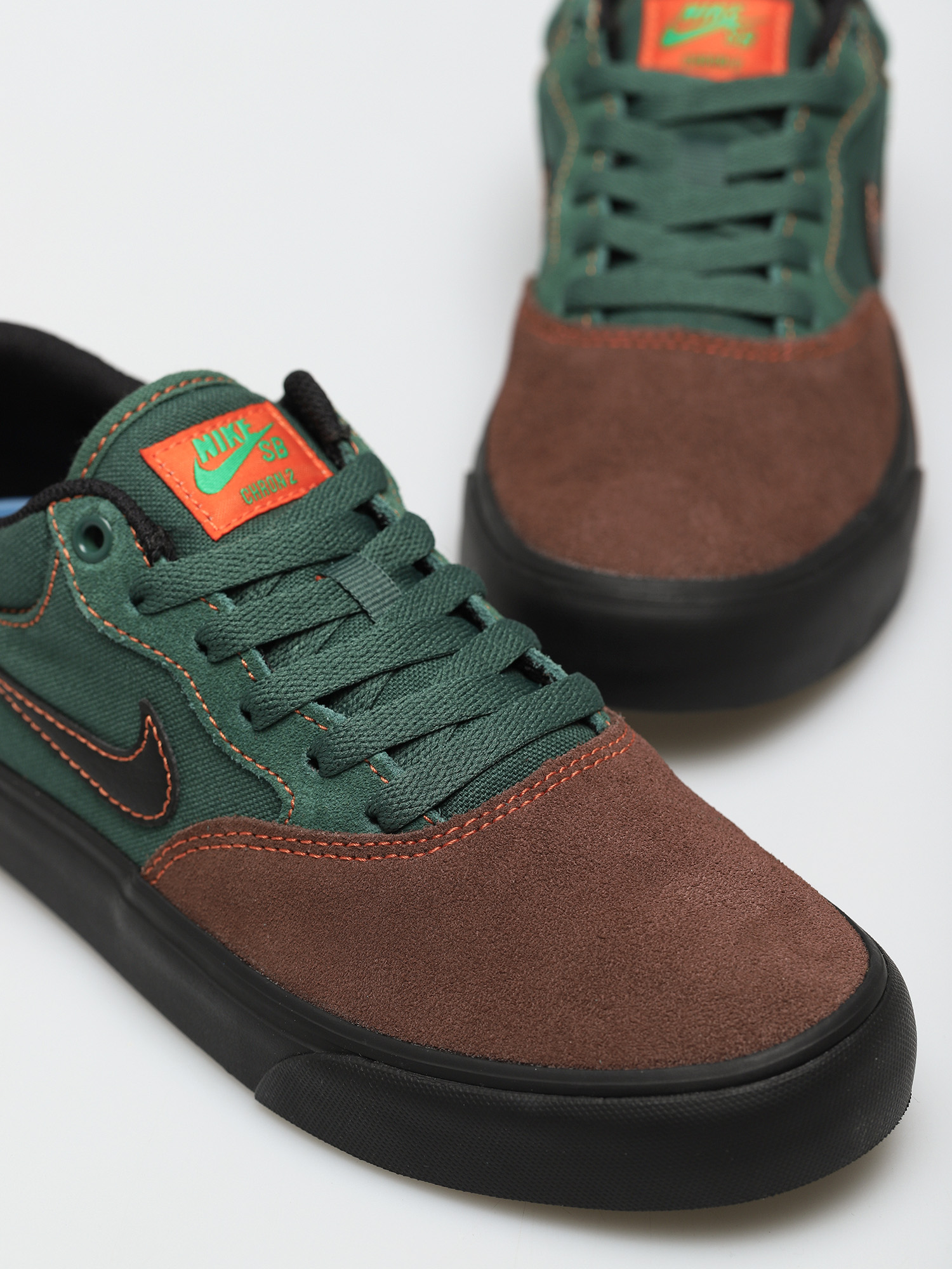 Pantofi Nike SB Chron 2 (lt chocolate/black noble green)