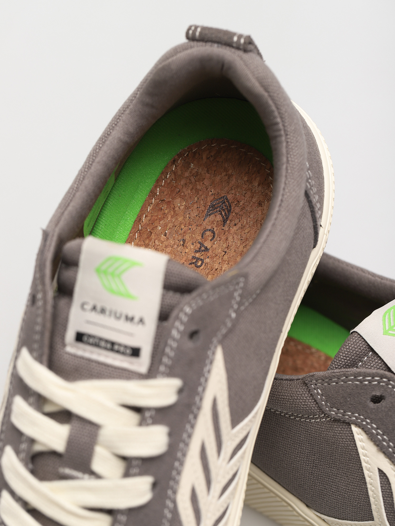 Pantofi Cariuma Catiba Pro (charcoal grey/contrast thread ivory logo)