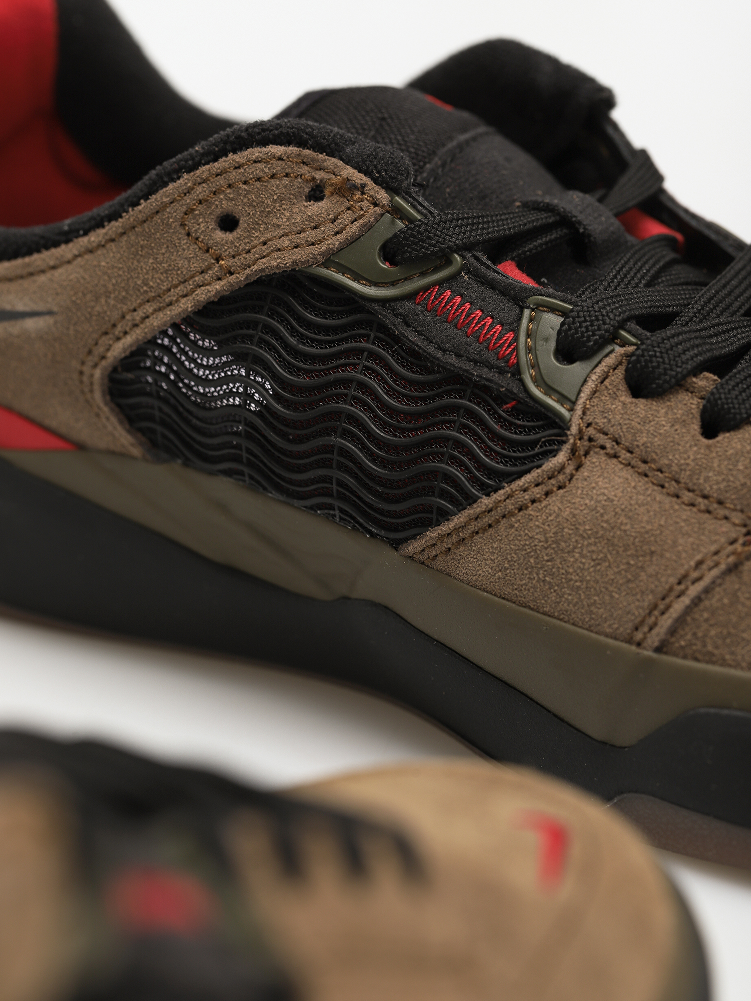 Pantofi Nike SB Ishod (light olive/black light olive)