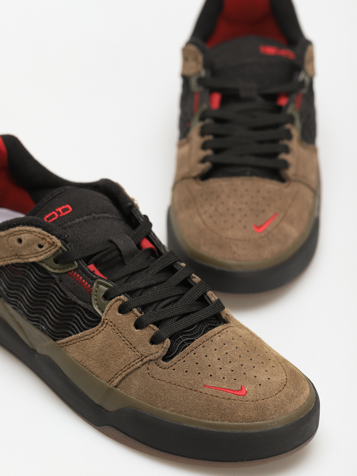 Pantofi Nike SB Ishod (light olive/black light olive)