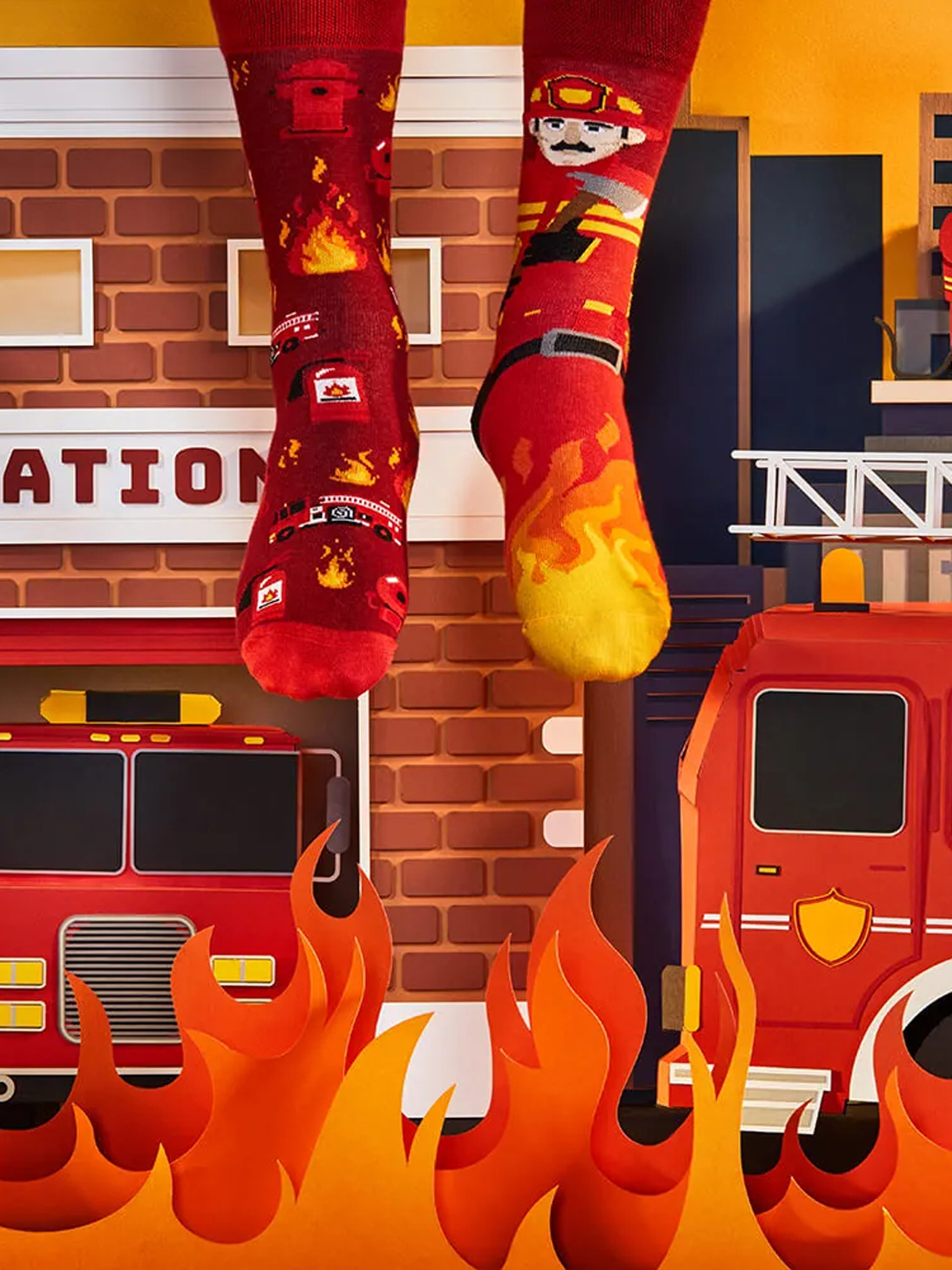 Șosete Many Mornings The Fireman (red flame)