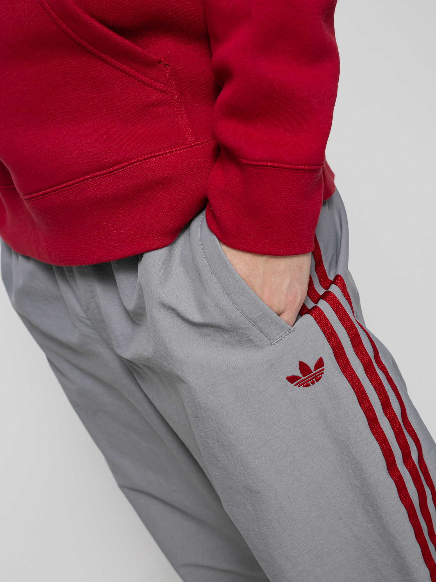 Pantaloni adidas Sst Track (grey/white/tmvire)