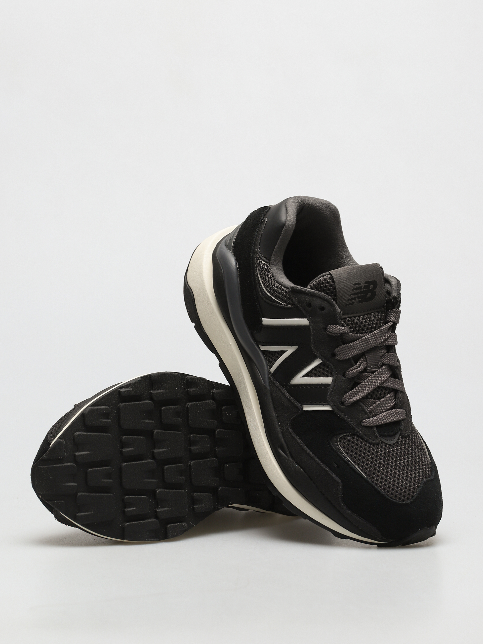 Pantofi New Balance 5740 Wmn (black)