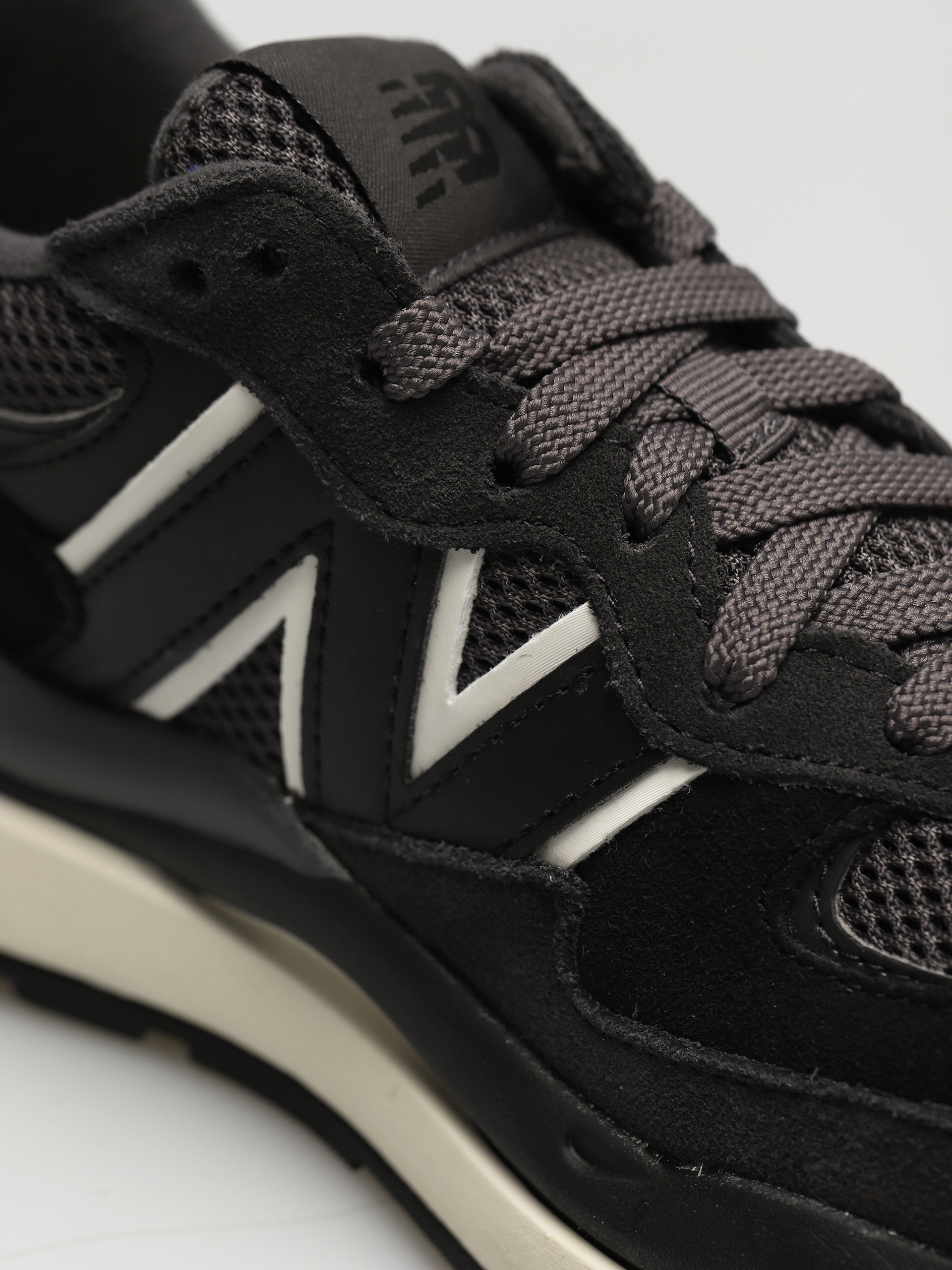 Pantofi New Balance 5740 Wmn (black)