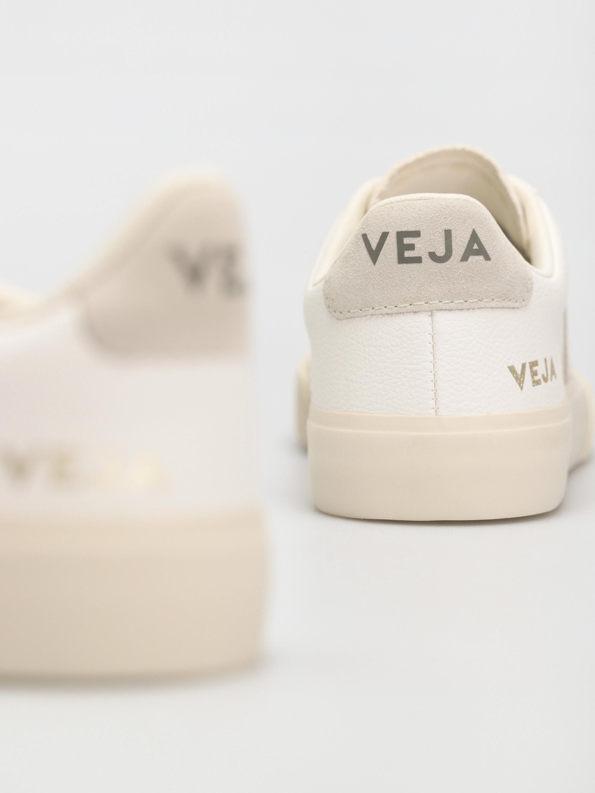 Pantofi Veja Campo Wmn (extra white natural suede)