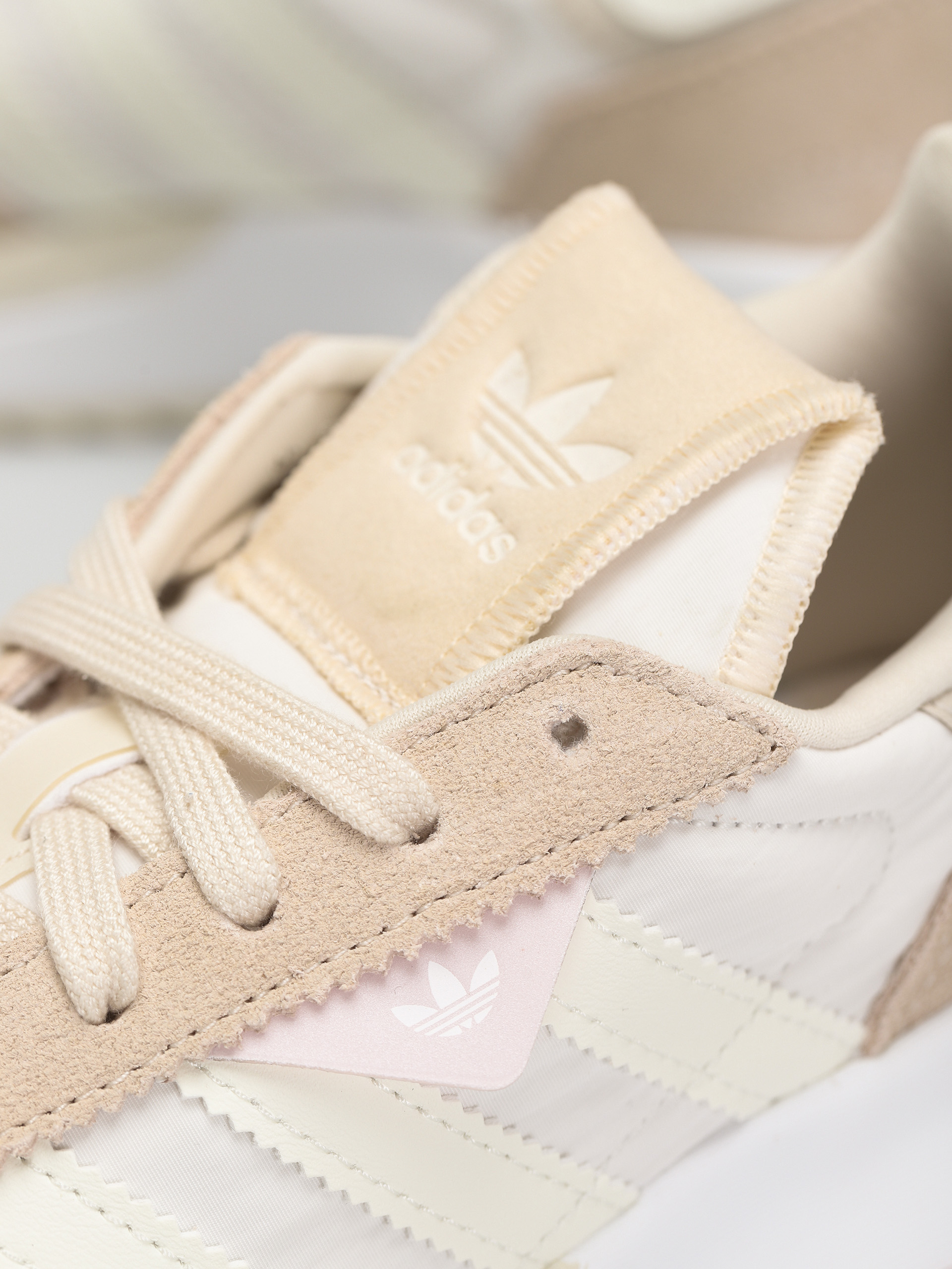 Pantofi adidas Originals Retropy F2 Wmn (cwhite/whitin/wonwhi)