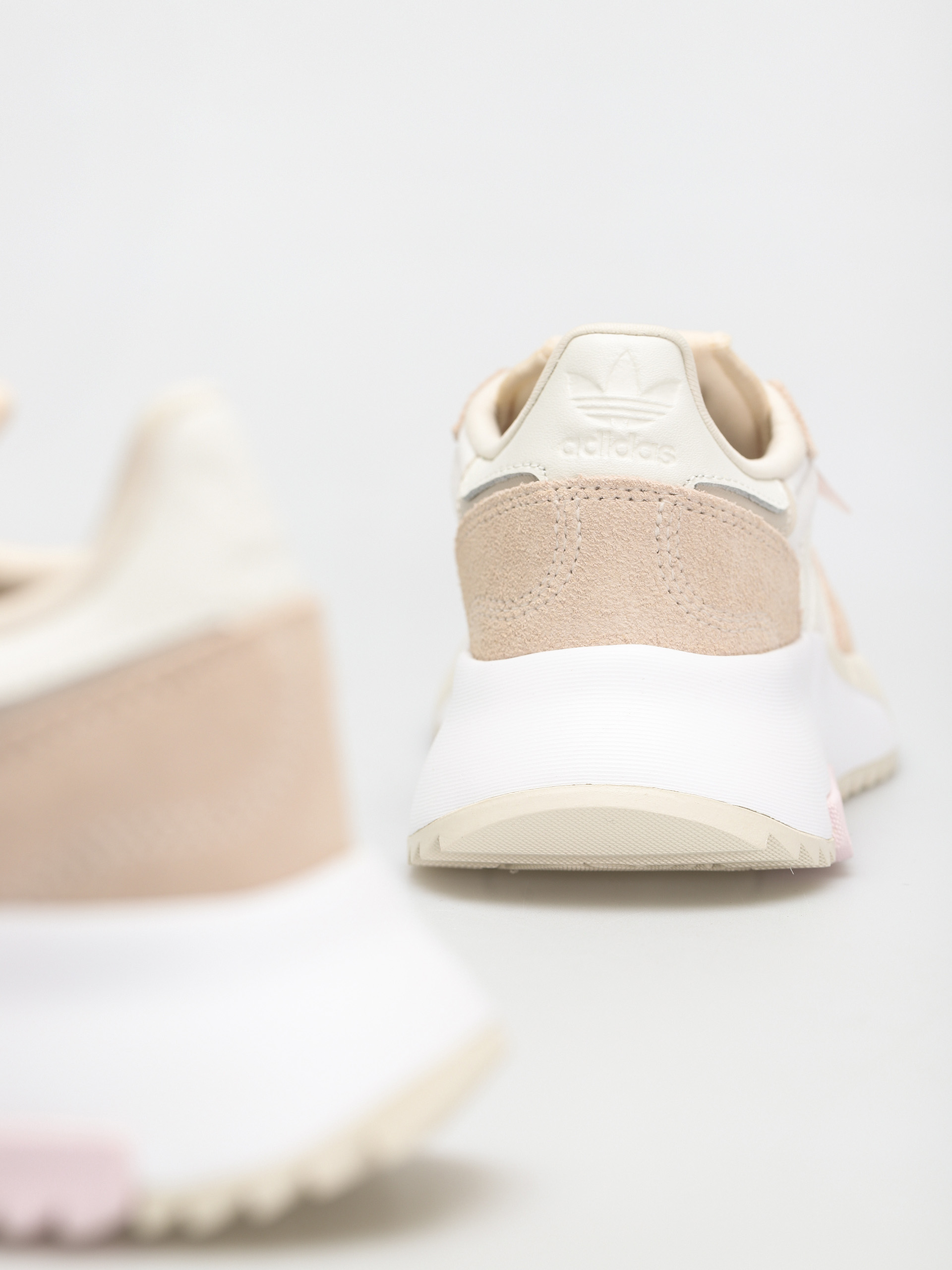 Pantofi adidas Originals Retropy F2 Wmn (cwhite/whitin/wonwhi)