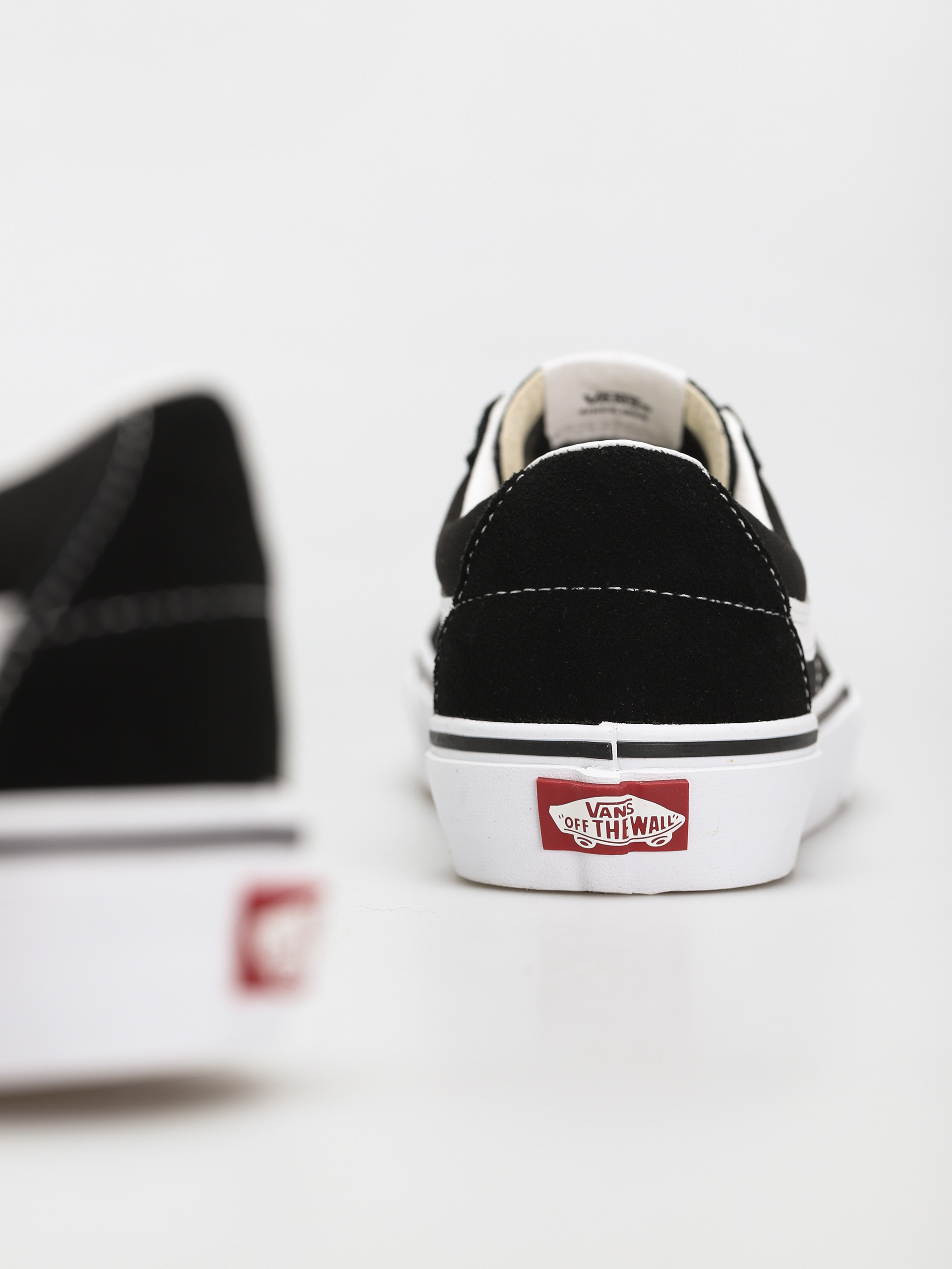 Pantofi Vans Sk8 Low (black/true white)