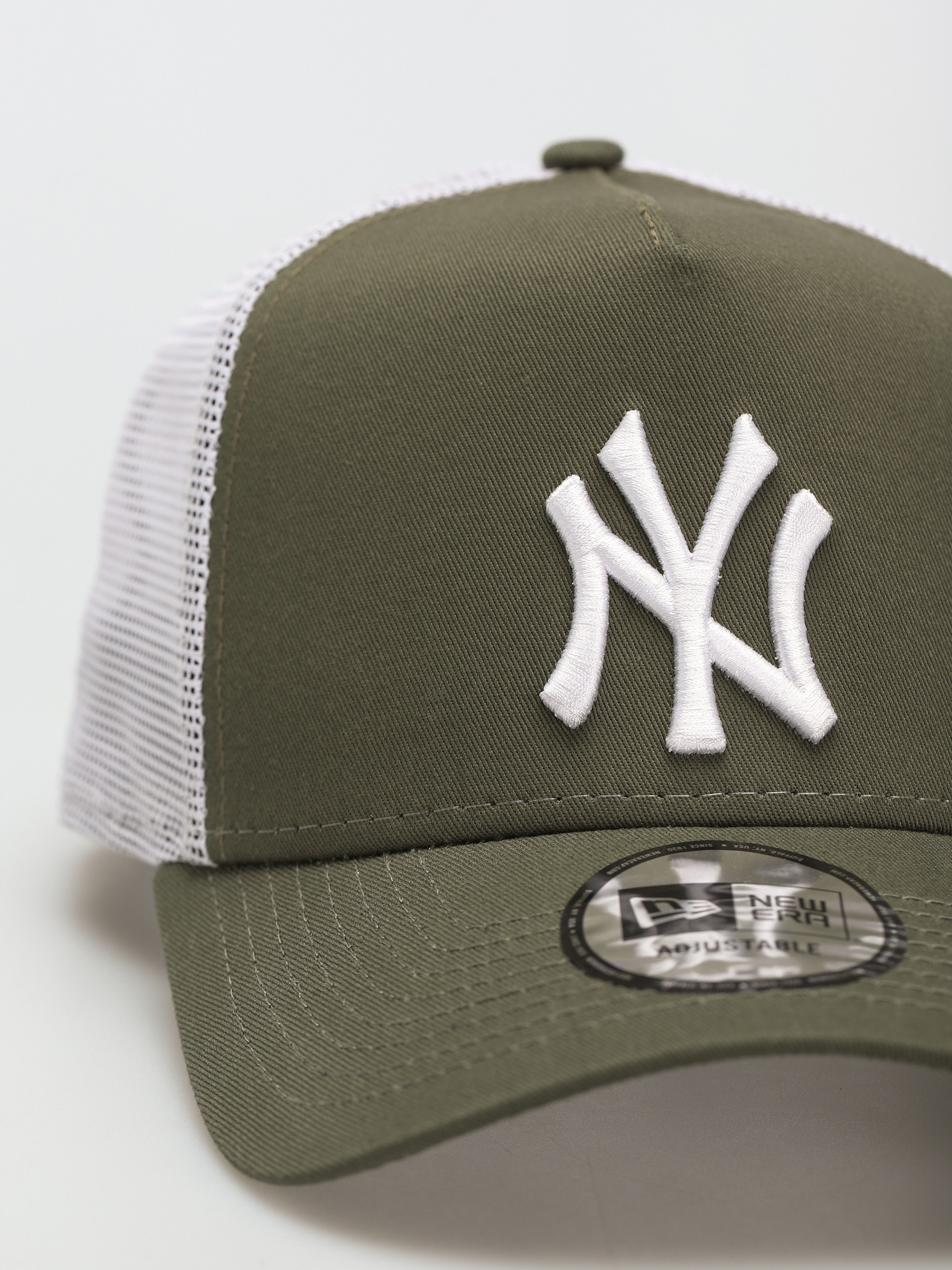Șapcă New Era League Essential 9Forty Trucker New York Yankees (green)