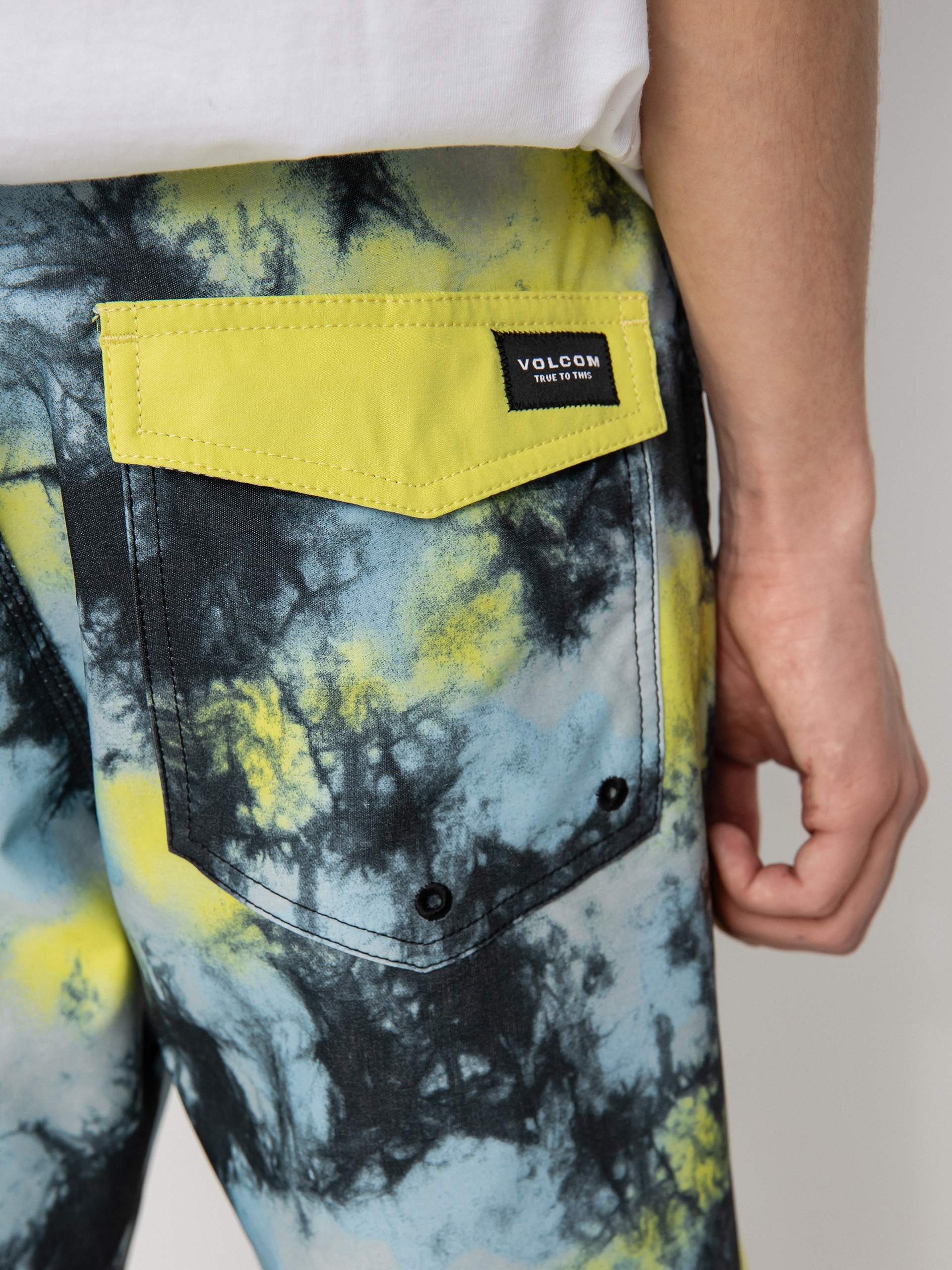 Șort pentru plajă Volcom Saturate Stoney 19 (lime tie dye)