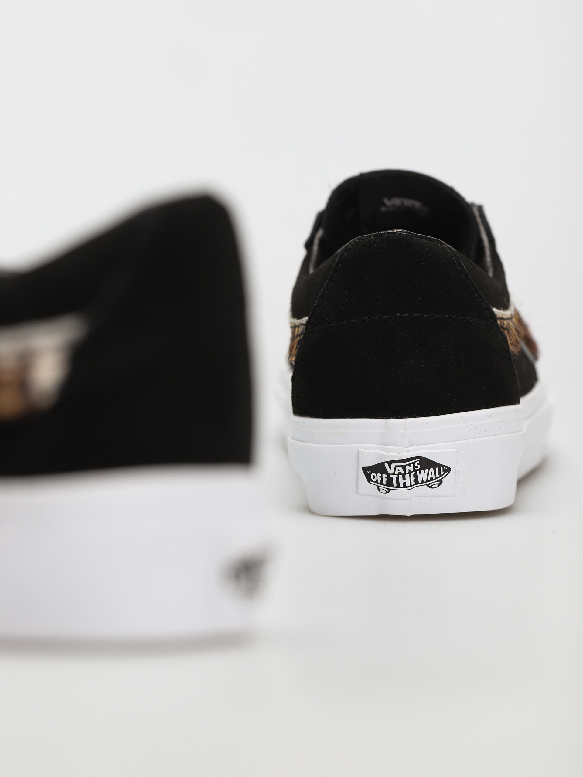 Pantofi Vans Sk8 Low (soft suede/black/tiger)