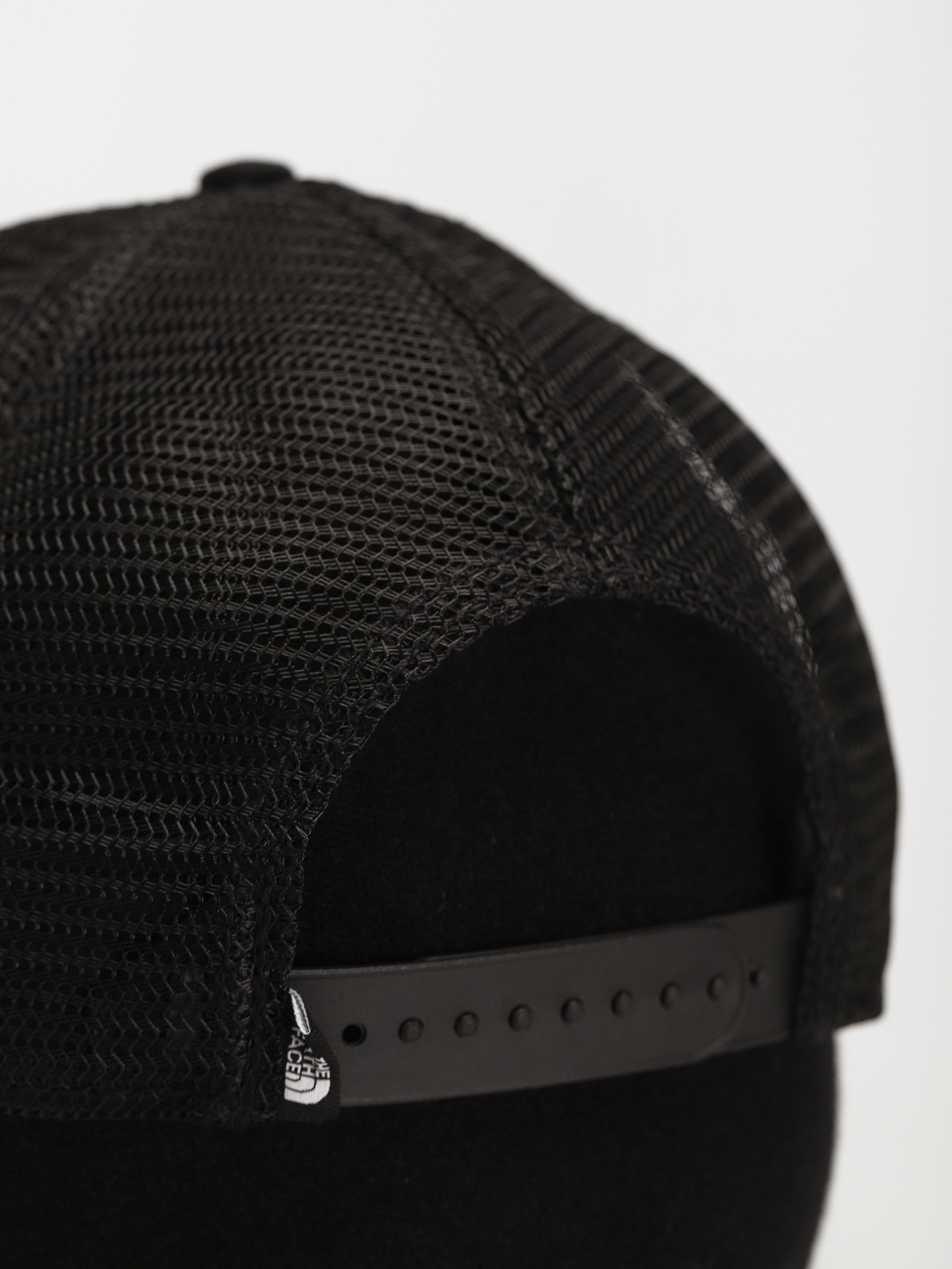 Șapcă The North Face Deep Fit Mudder Trucker (tnf black)