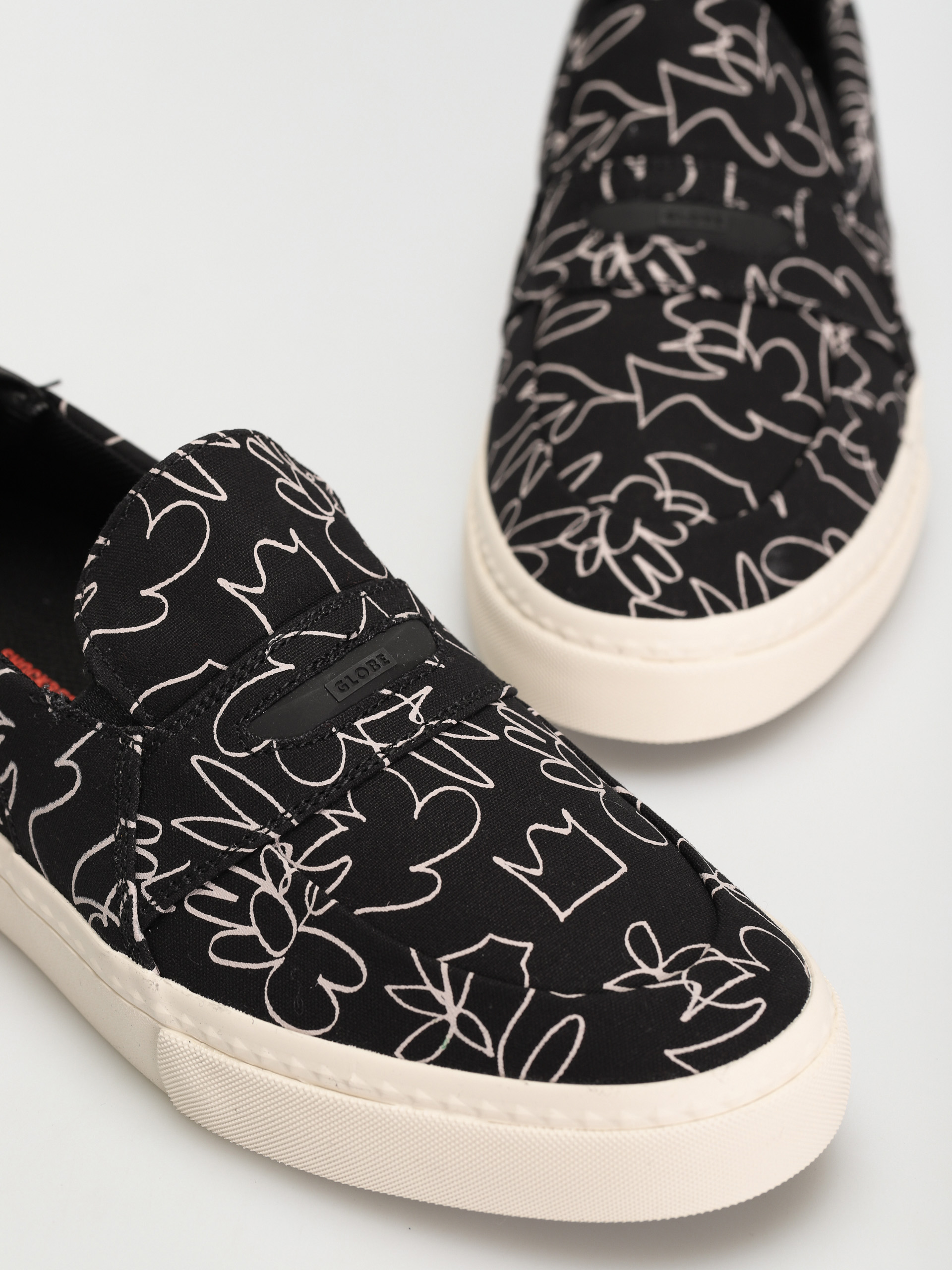 Pantofi Globe Liaizon (black/antique/bootleg dreams)