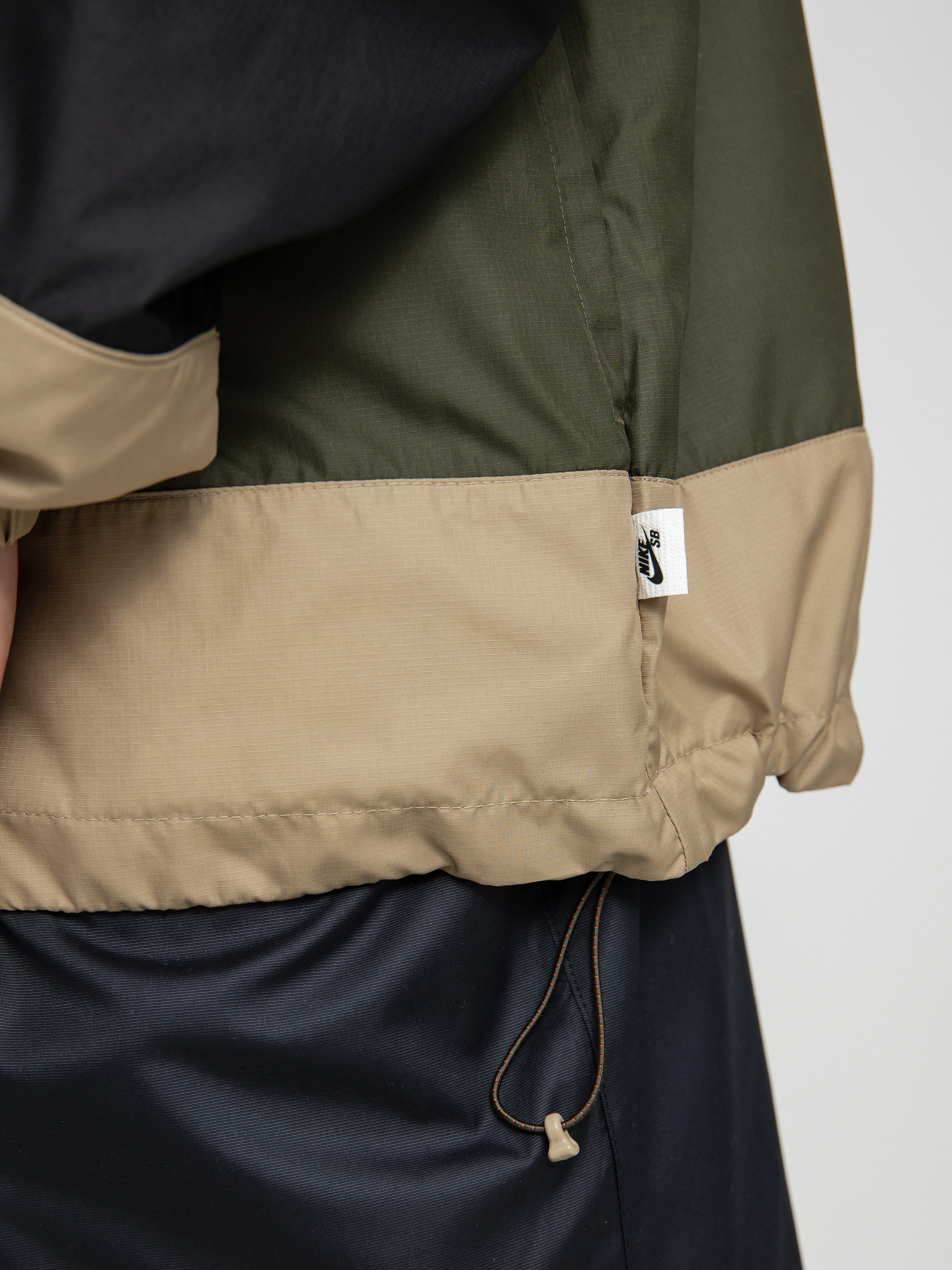 Geacă Nike SB Anorak (cargo khaki/black)