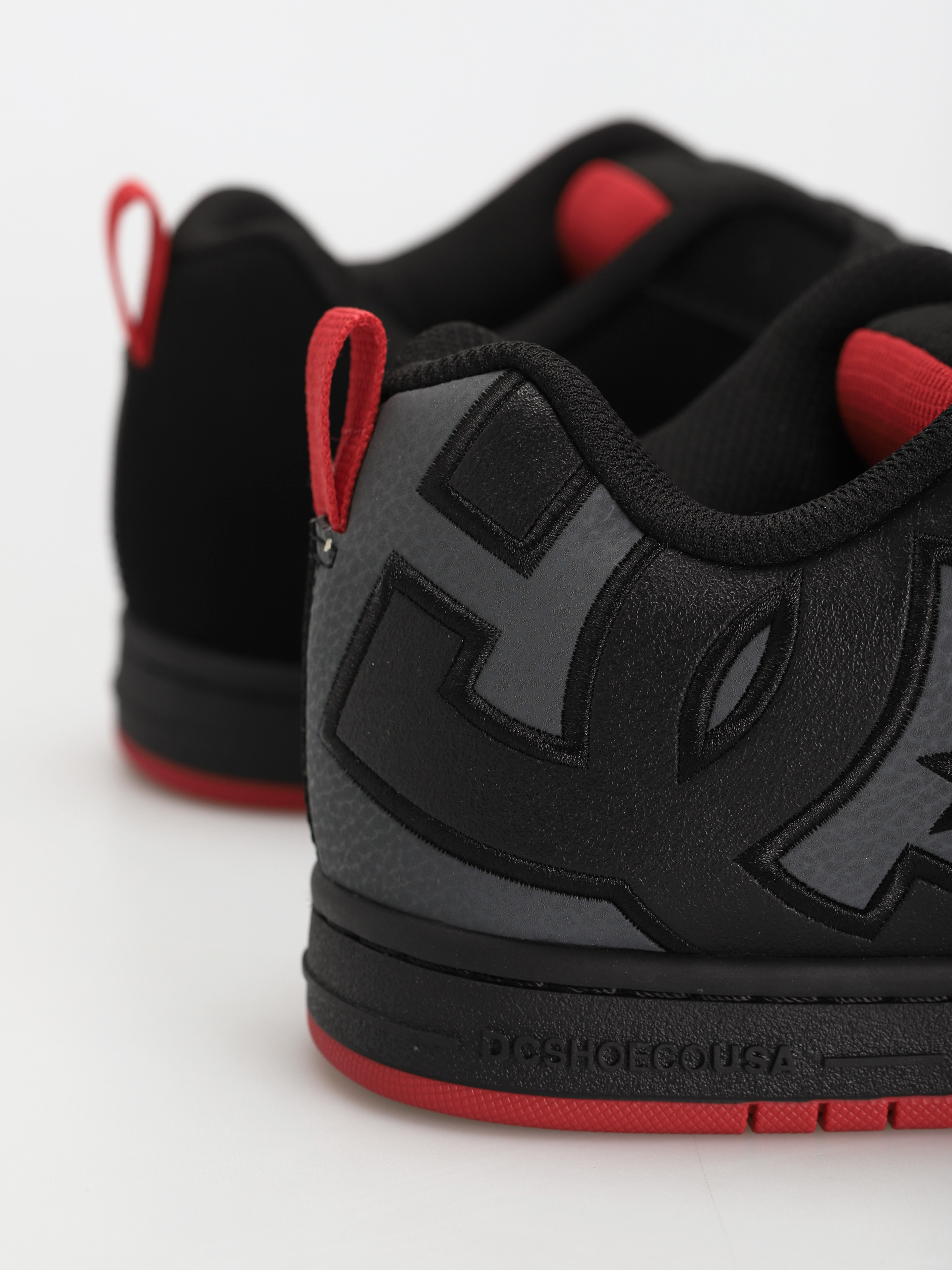 Pantofi DC Court Graffik Sq (black/grey/red)