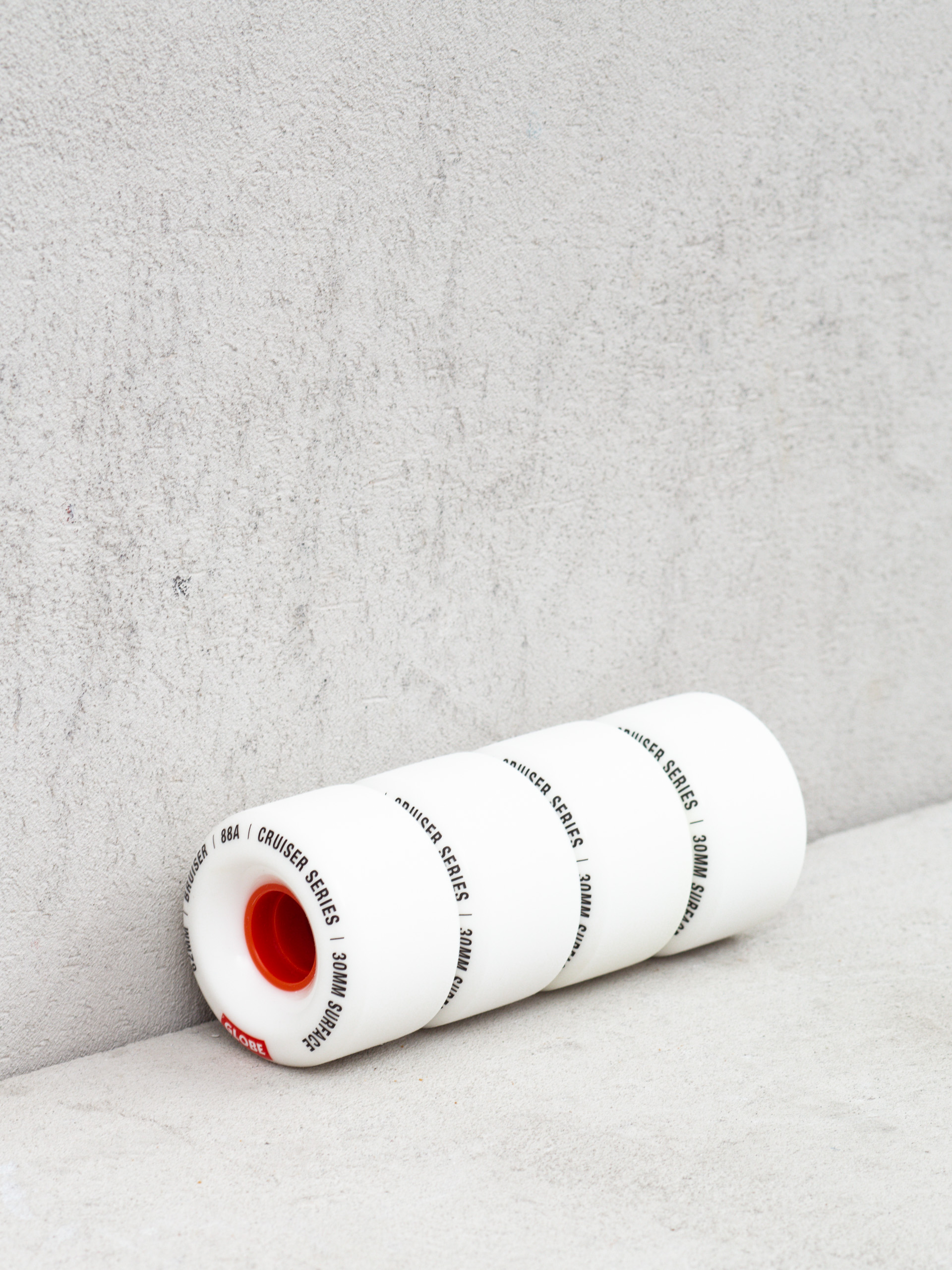 Role Globe Bruiser (white/red)