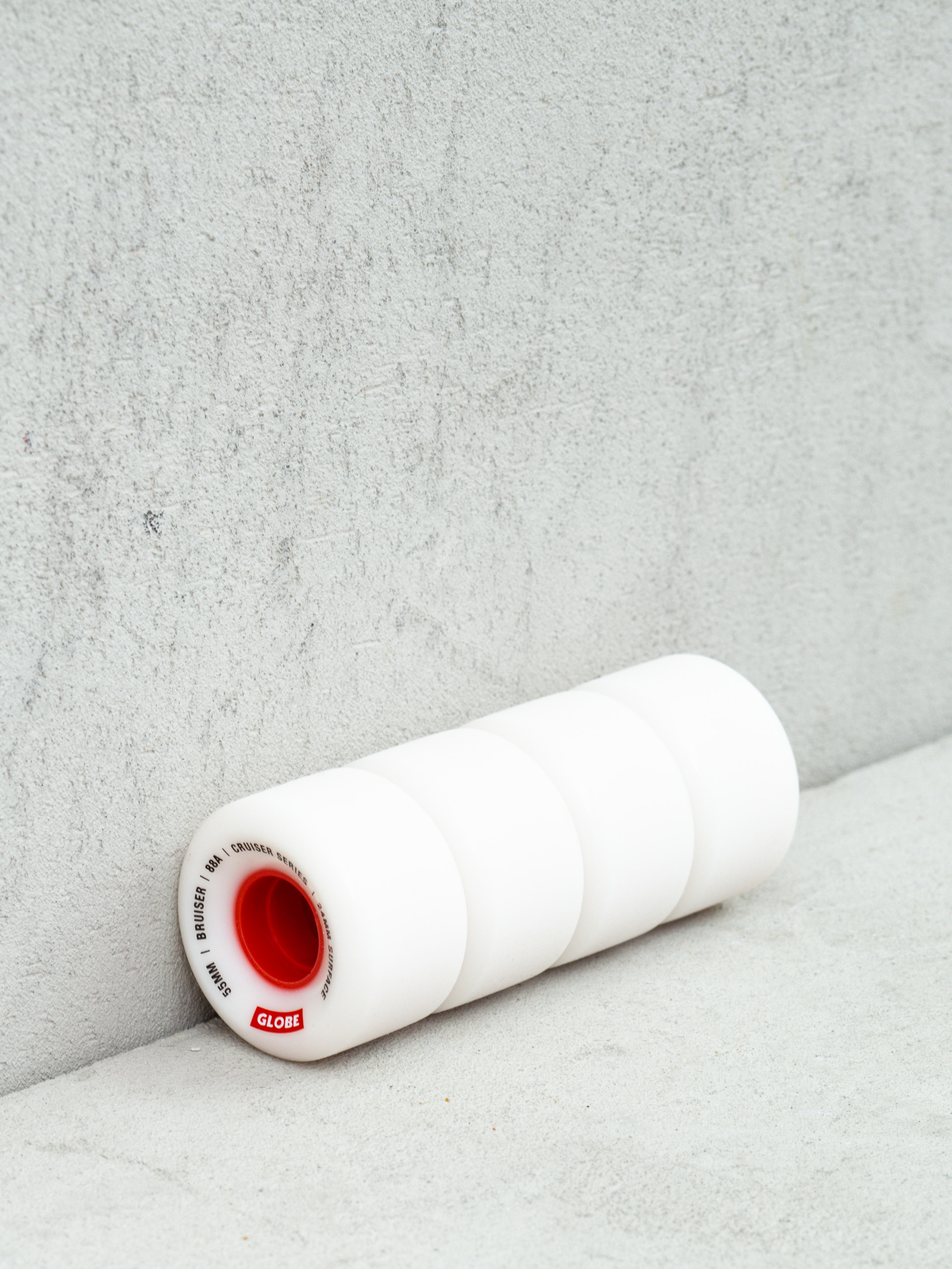 Role Globe Bruiser (white/red)