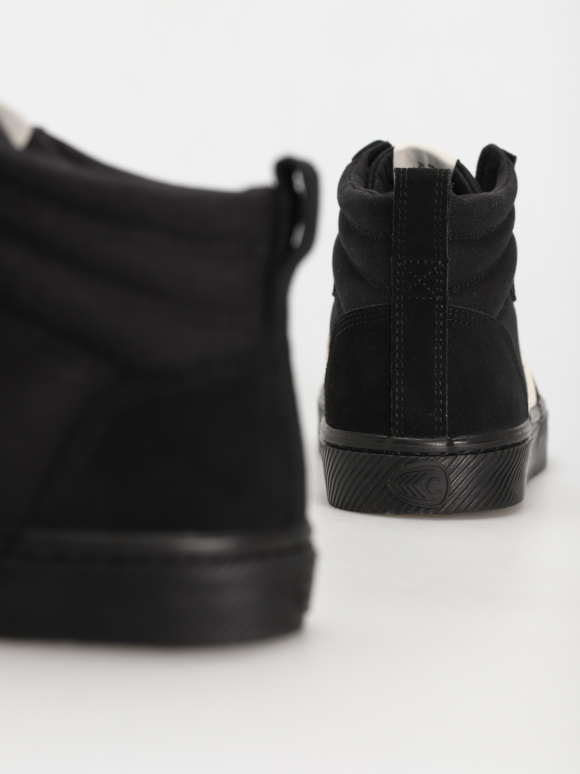 Pantofi Cariuma Catiba High Pro (all black suede and canvas ivory logo)