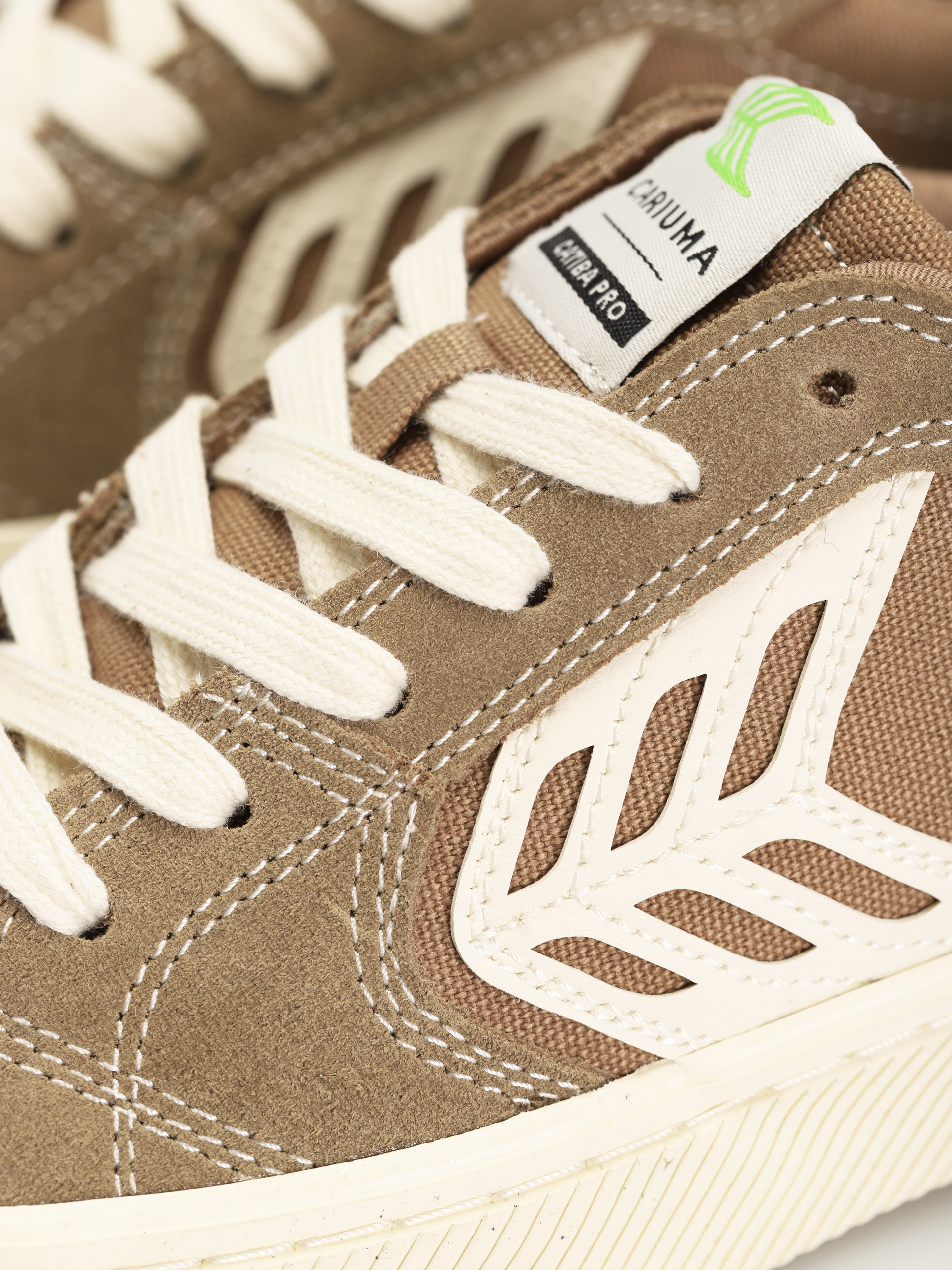 Pantofi Cariuma Catiba Pro (burnt sand suede and canvas contrast thread ivory logo)