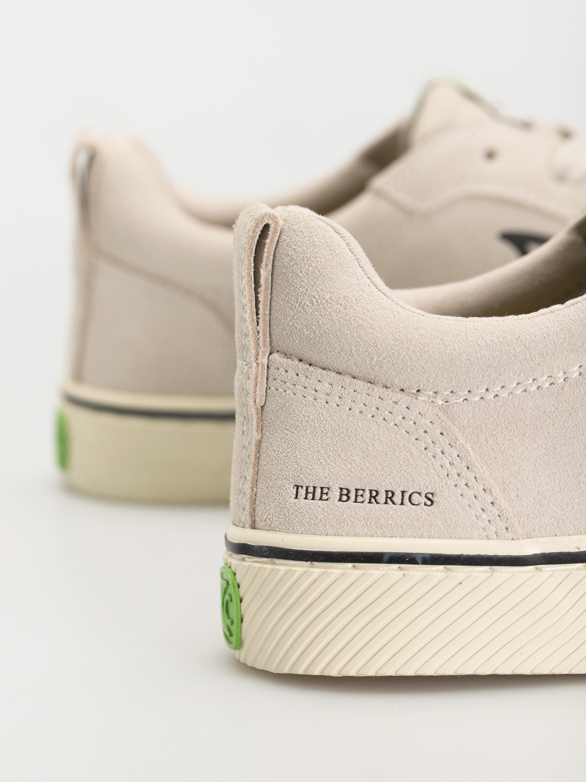 Pantofi Cariuma Catiba Pro Berrics (vintage white suede)