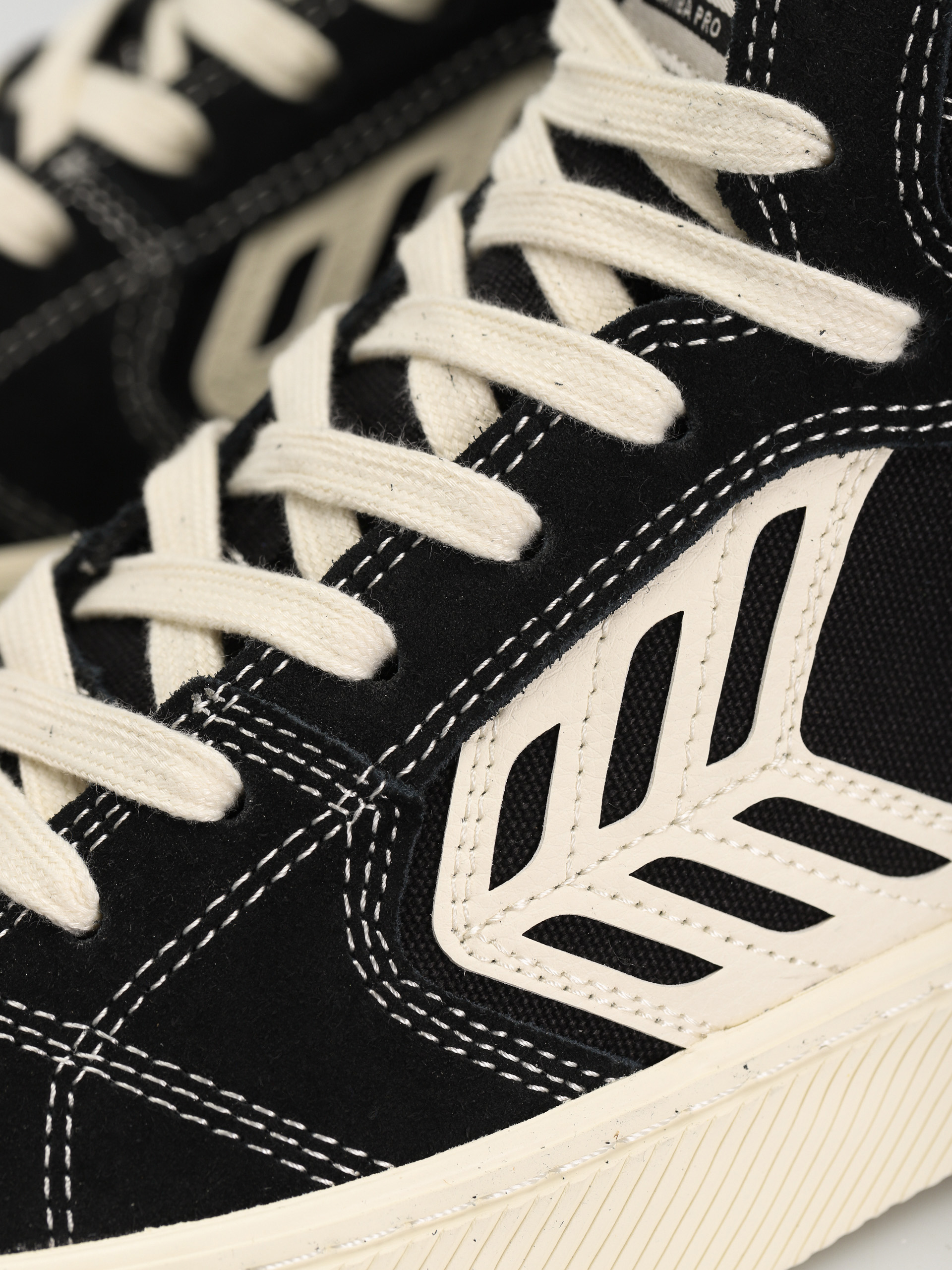 Pantofi Cariuma Catiba High Pro (black suede and canvas contrast thread ivory logo)