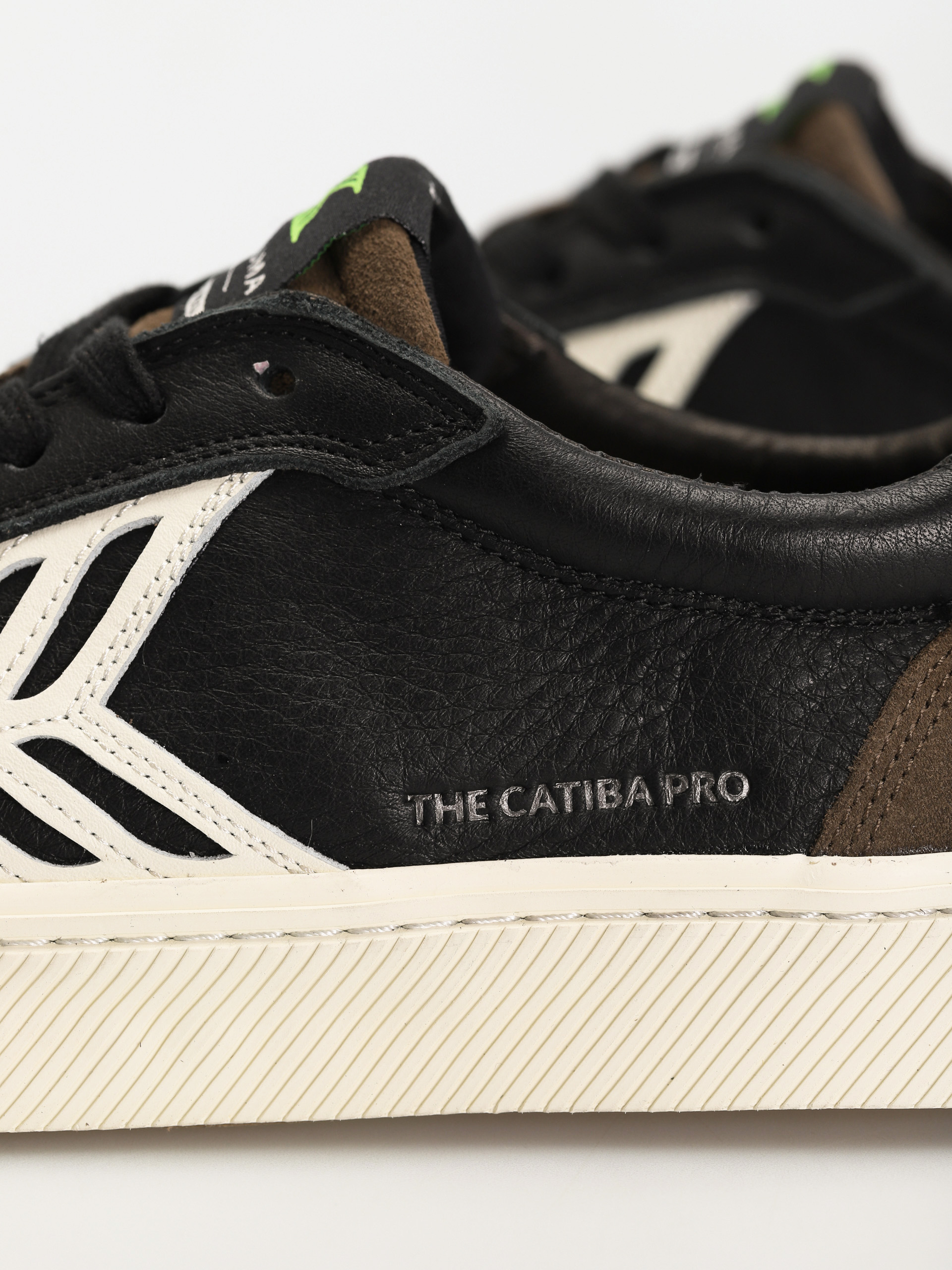 Pantofi Cariuma Catiba Pro (black premium leather dark khaki suede)