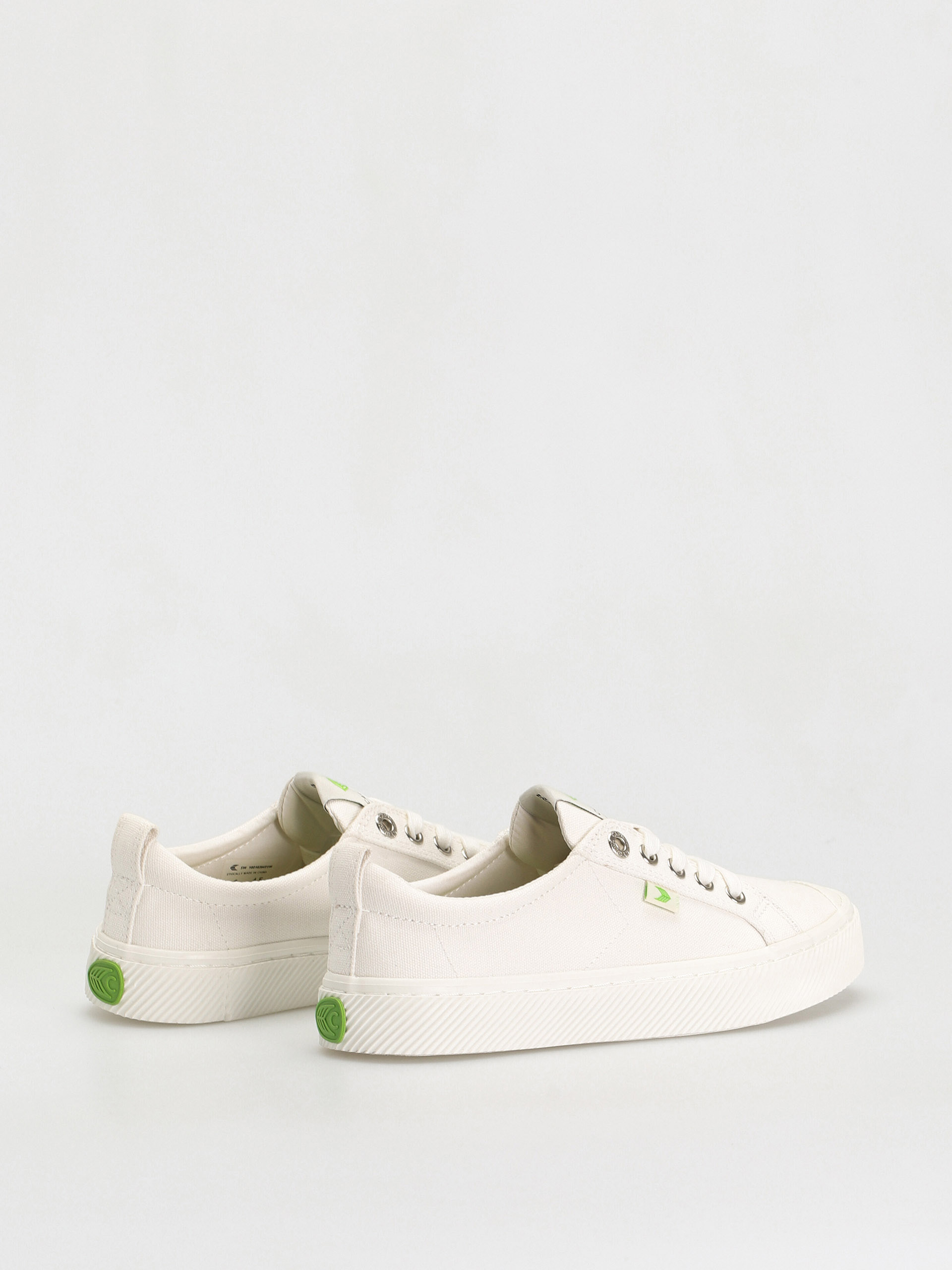 Pantofi Cariuma Oca Low (off white canvas)