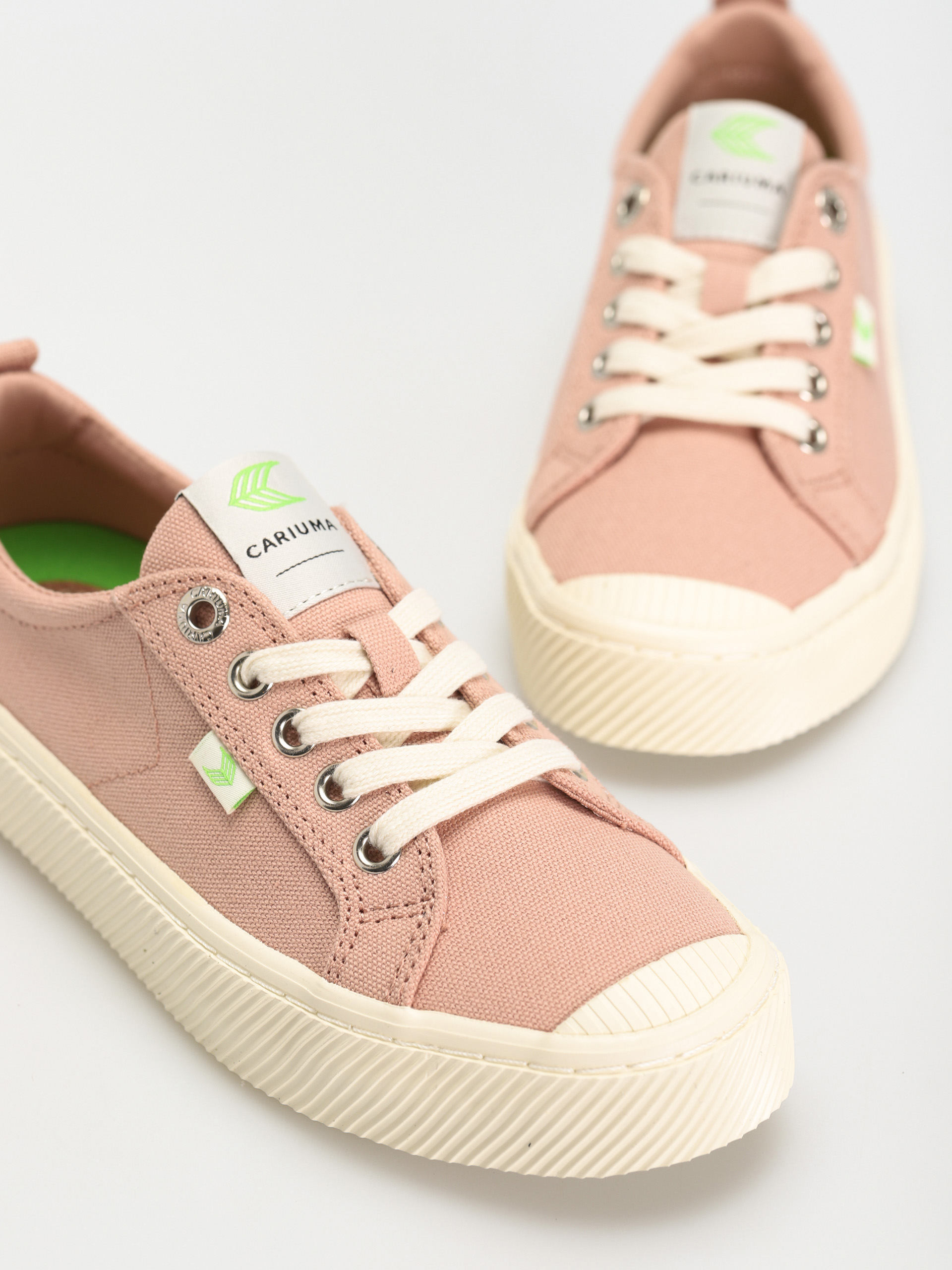 Pantofi Cariuma Oca Low (rose canvas)