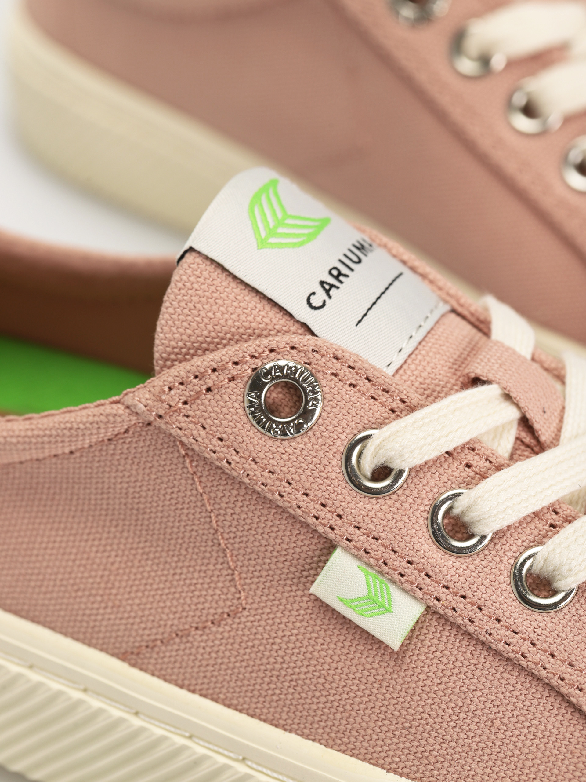 Pantofi Cariuma Oca Low (rose canvas)