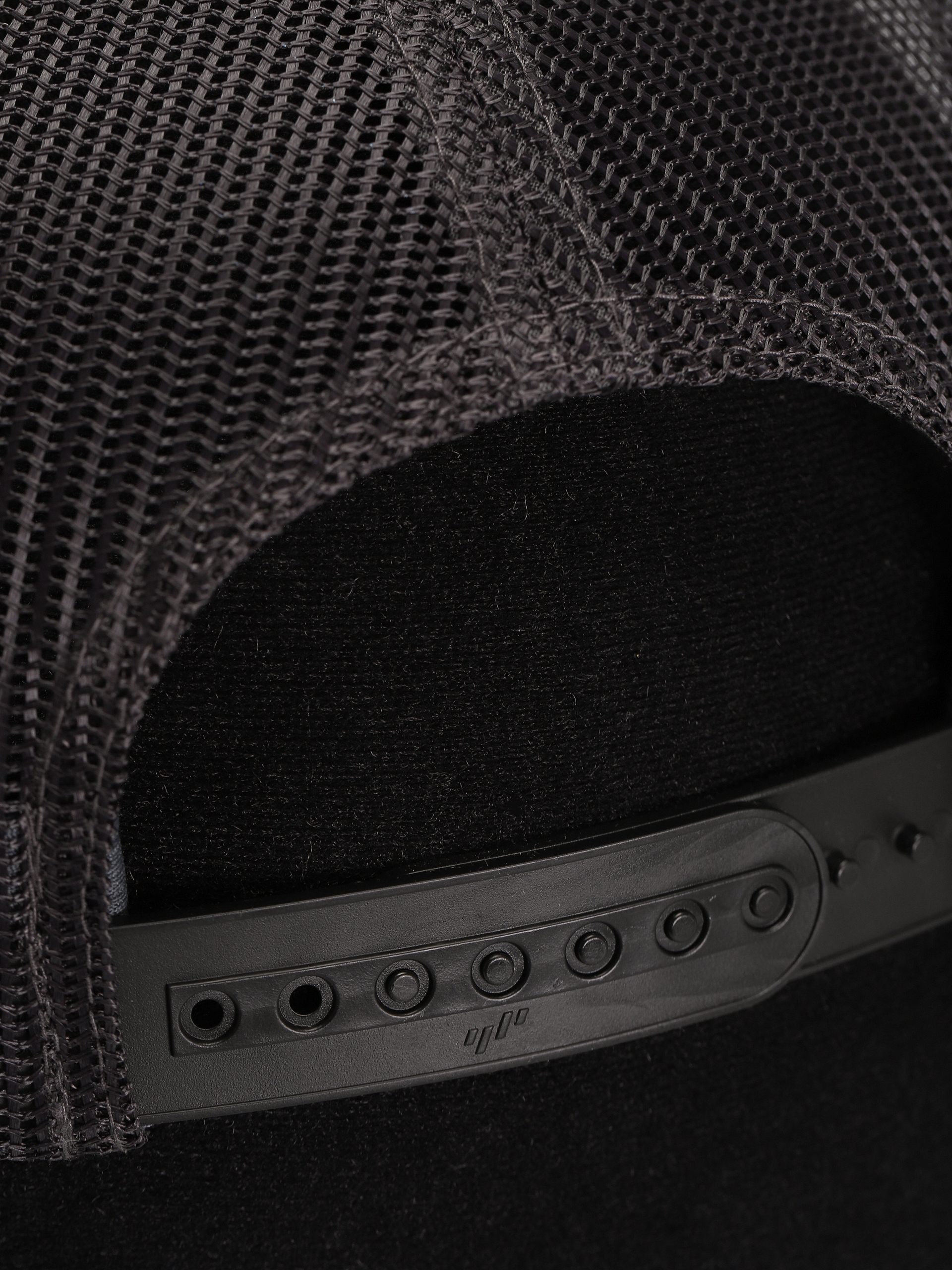 Șapcă Columbia Mesh Snap Back (ancient fossil/shark)