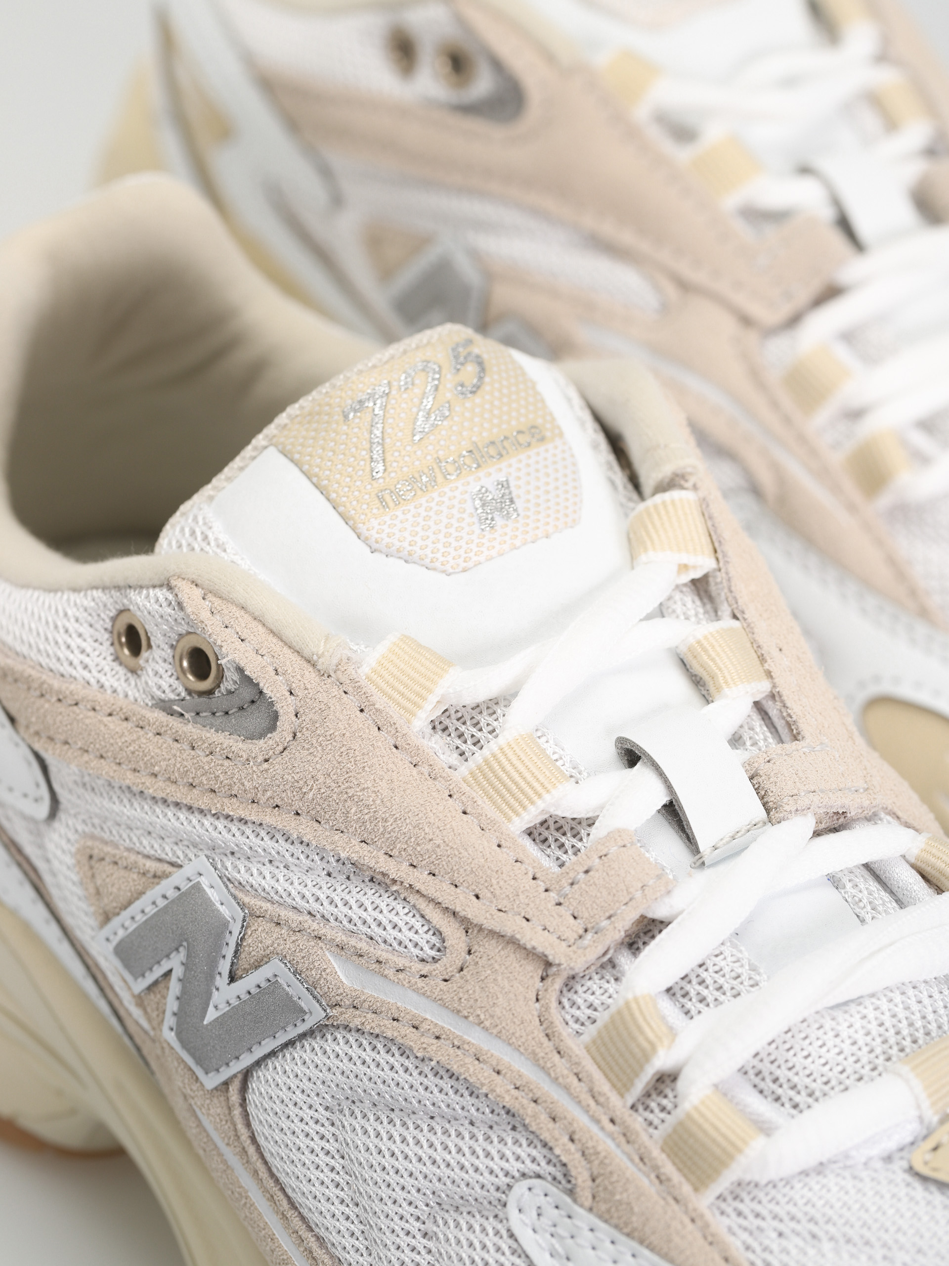 Pantofi New Balance 725 (white)