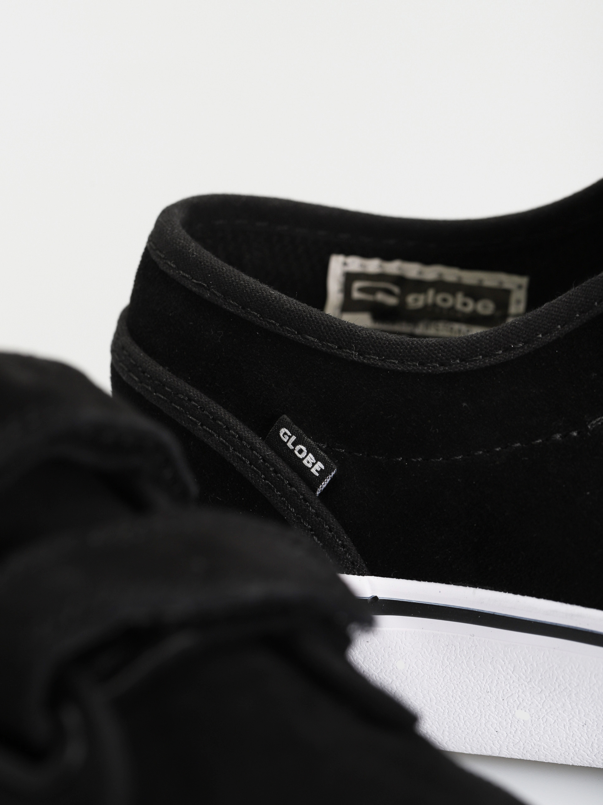 Pantofi Globe Motley II Strap (black/white)