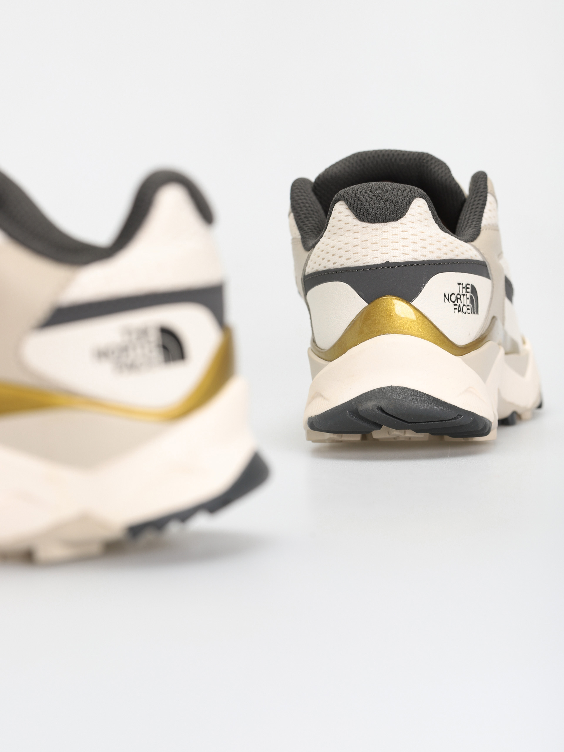 Pantofi The North Face Vectiv Taraval Wmn (gardenia white/sandstone)