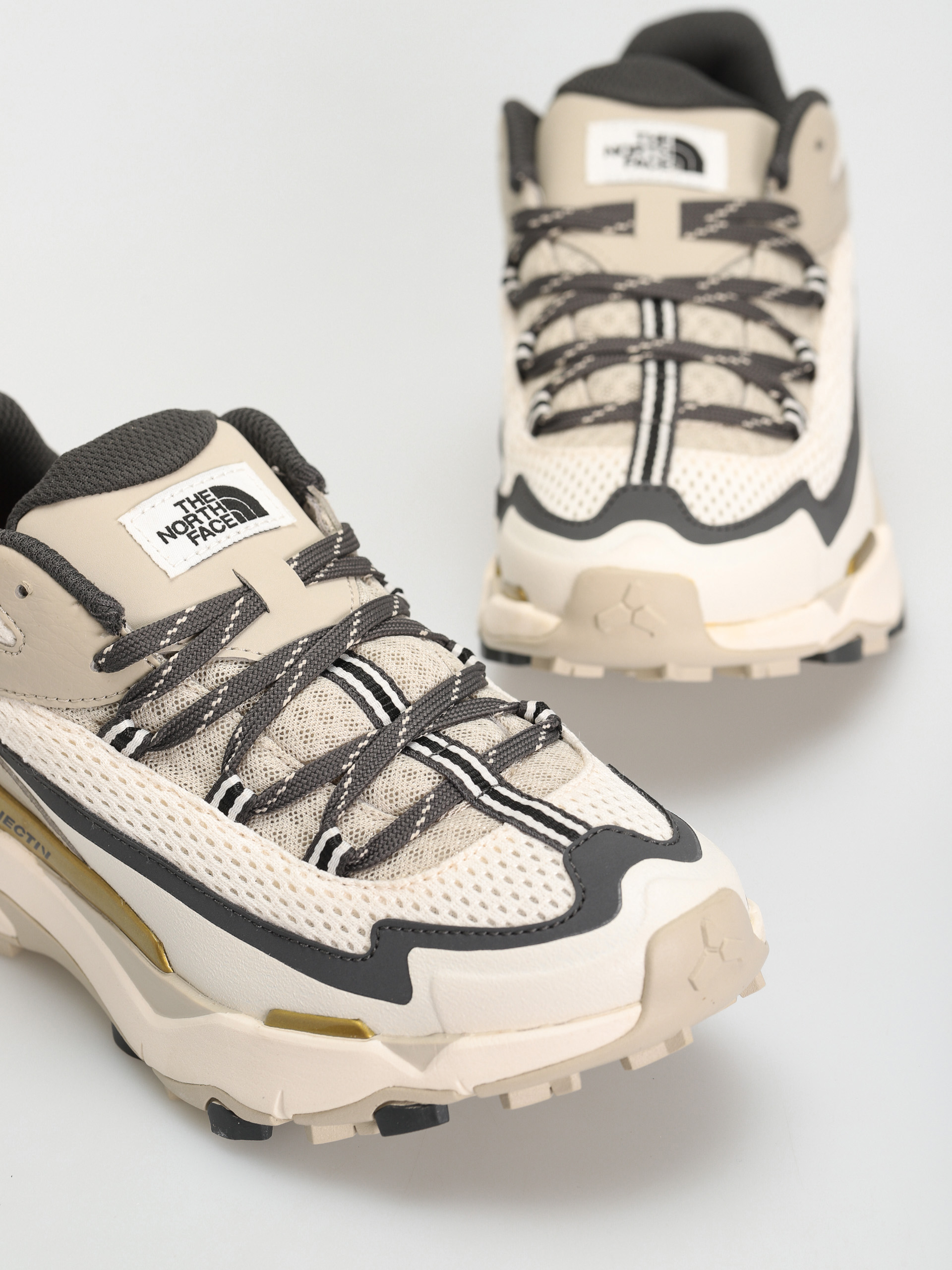 Pantofi The North Face Vectiv Taraval Wmn (gardenia white/sandstone)