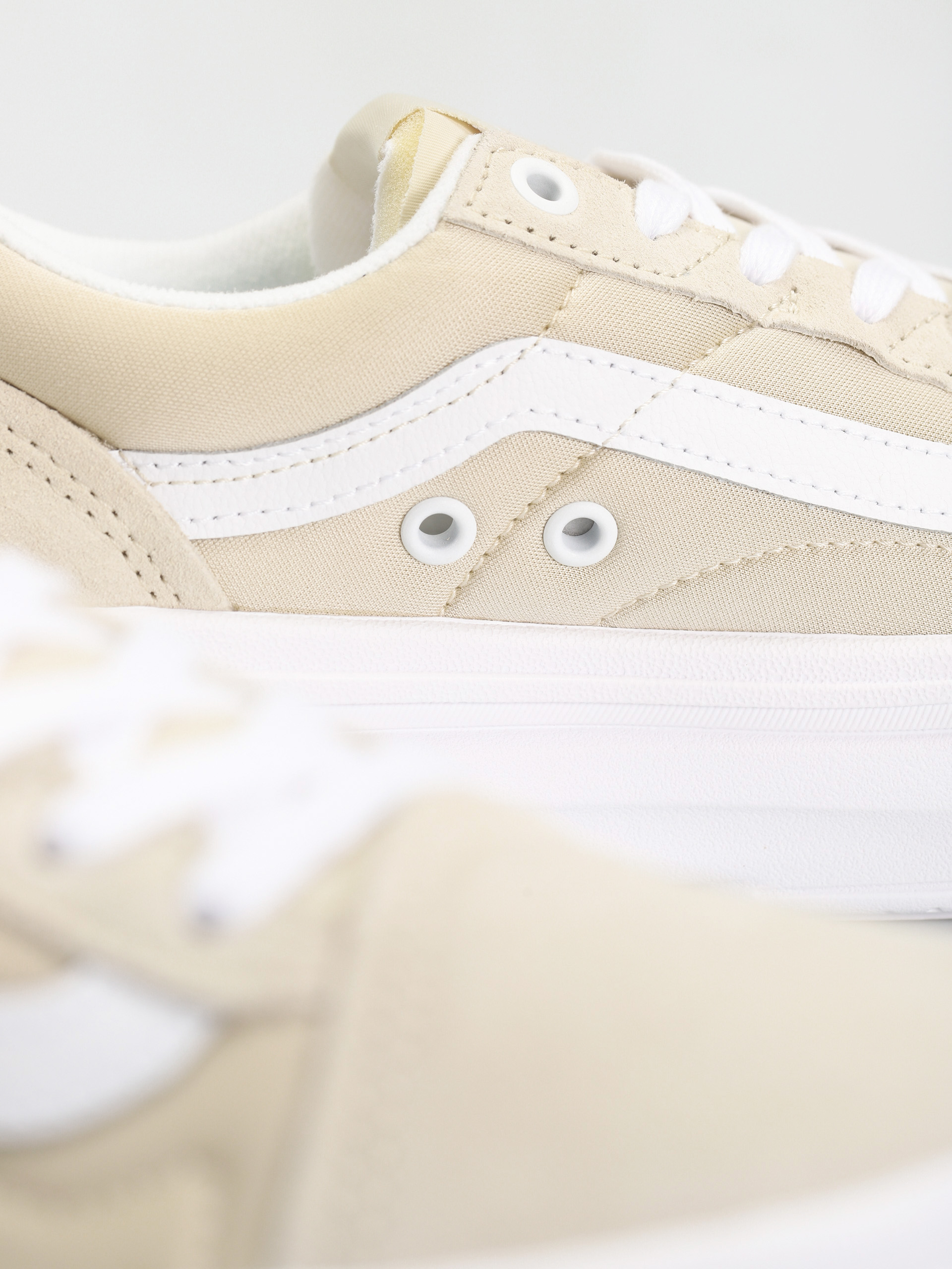 Pantofi Vans Old Skool Overt CC (sand/white)