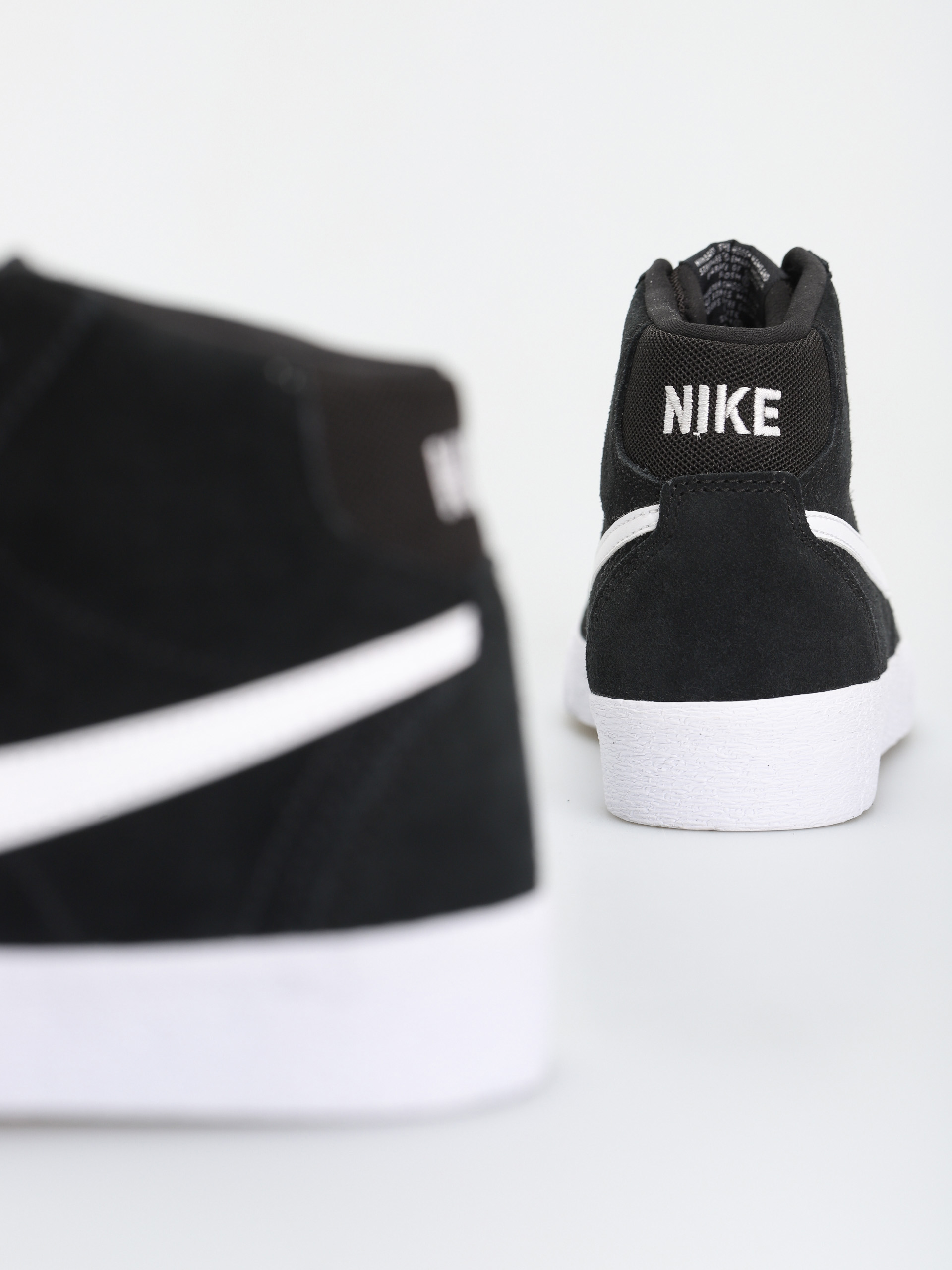 Pantofi Nike SB Bruin High Wmn (black/white black gum light brown)