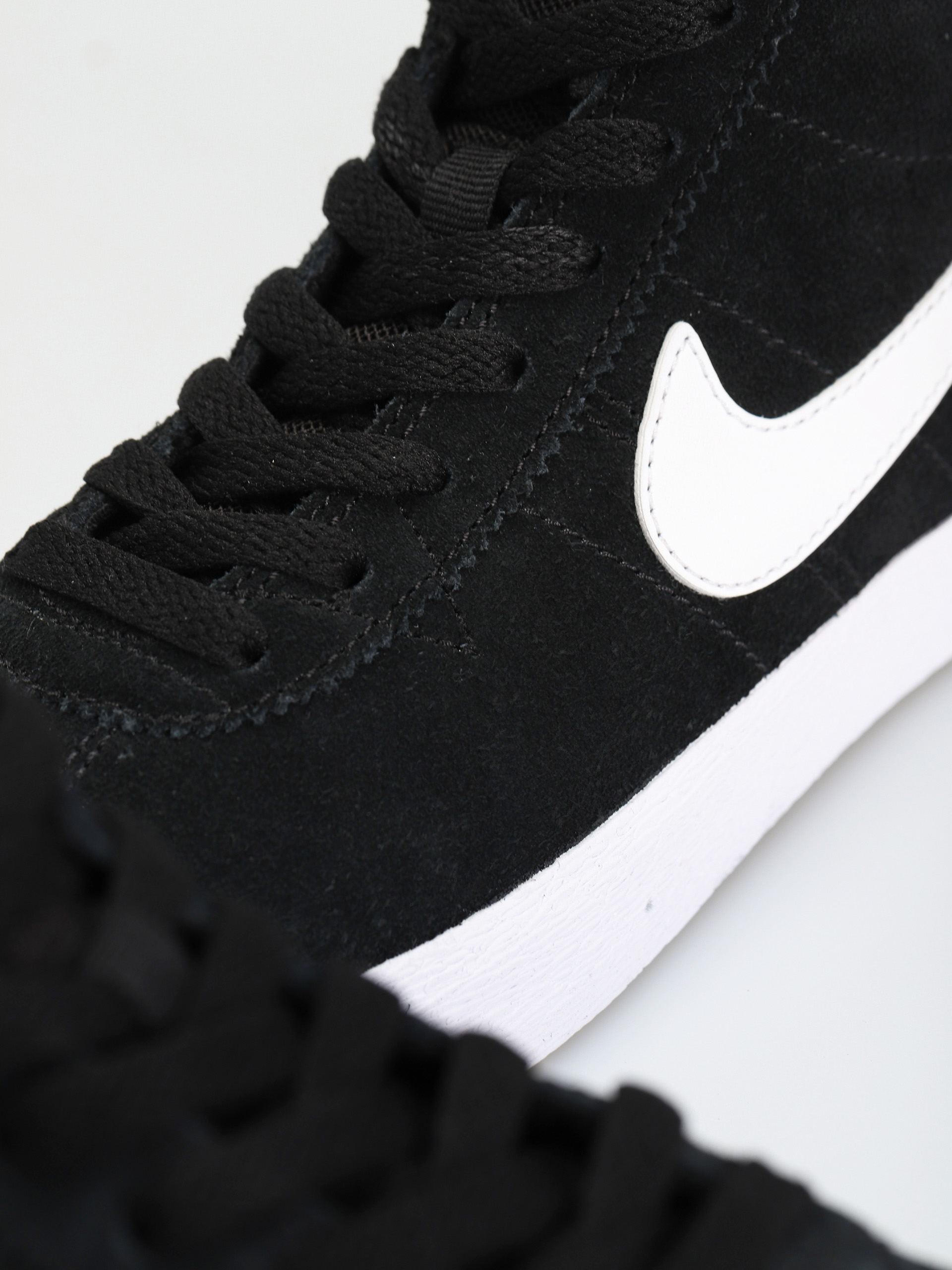 Pantofi Nike SB Bruin High Wmn (black/white black gum light brown)