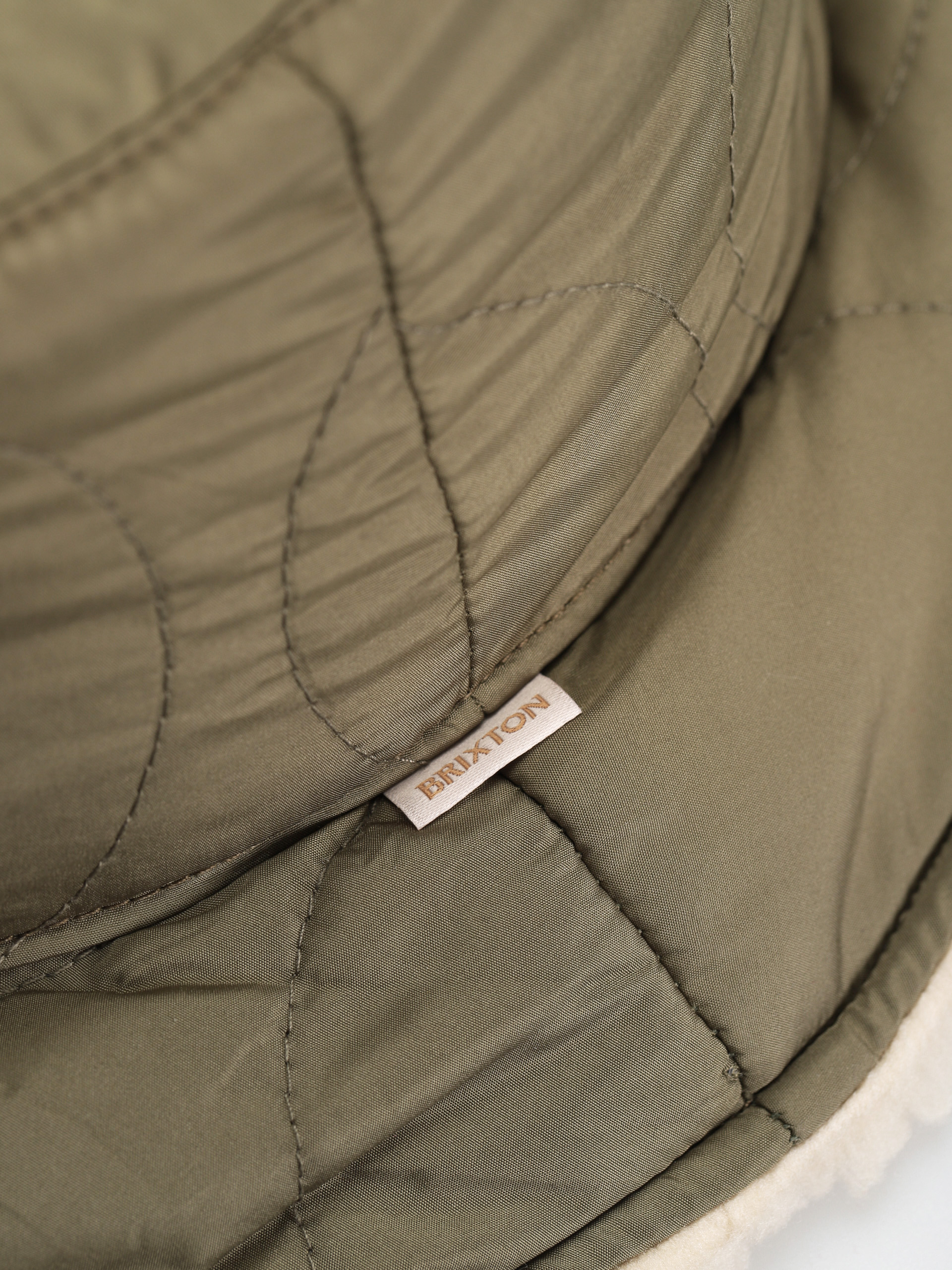 Pălărie Brixton Petra Reversible Bucket Hat Wmn (military olive/dove sherpa)