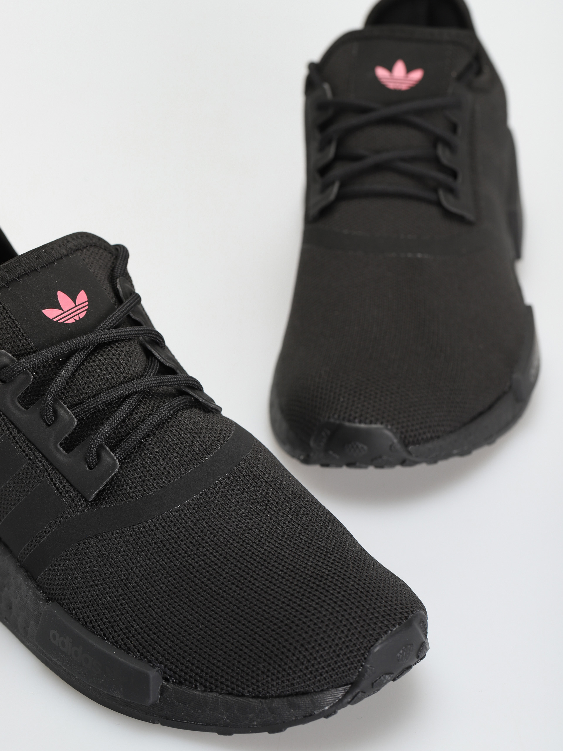 Pantofi adidas Originals Nmd R1 Primeblue Wmn (cblack/cblack/sopink)