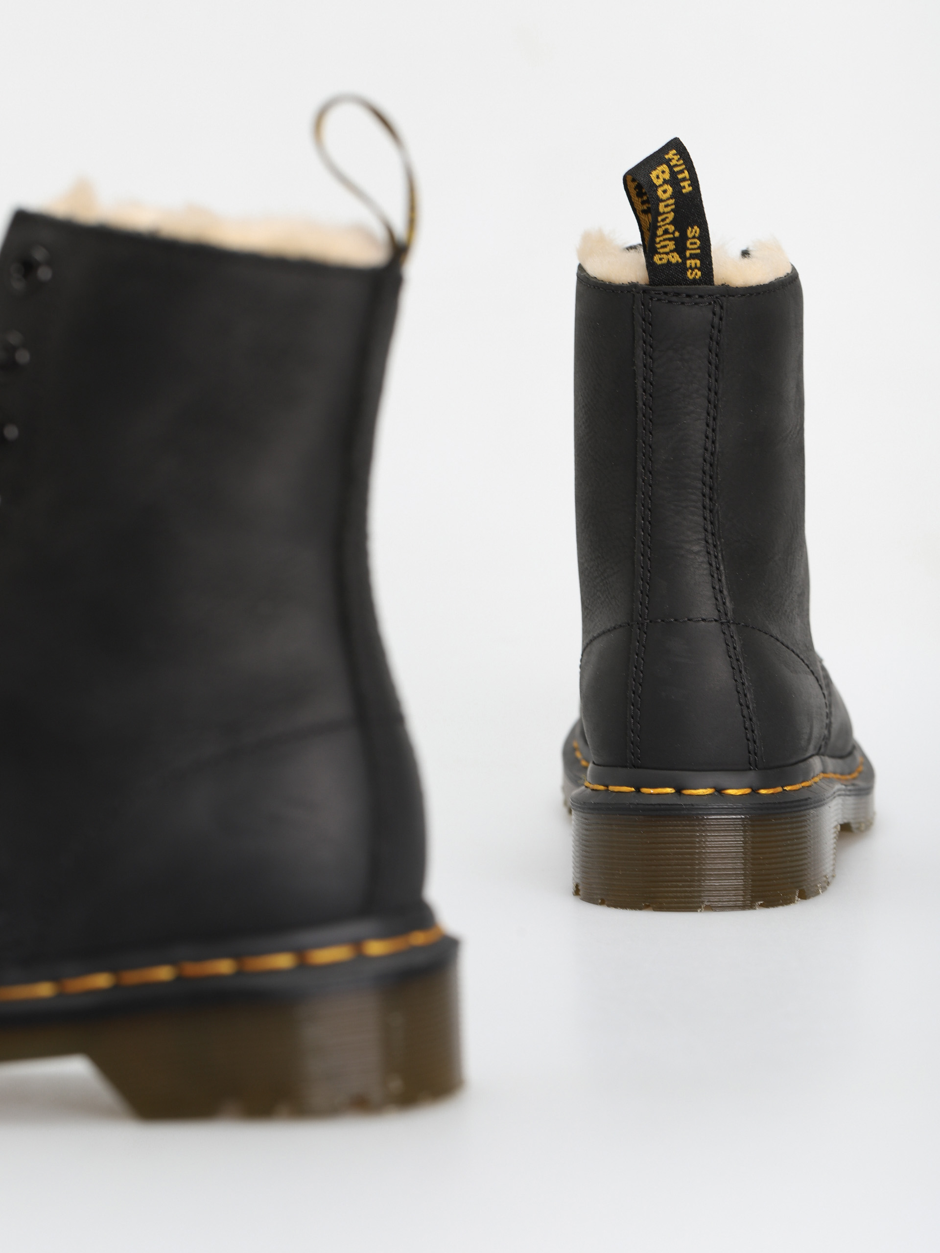 Pantofi Dr. Martens 1460 Serena Wmn (black wyoming)