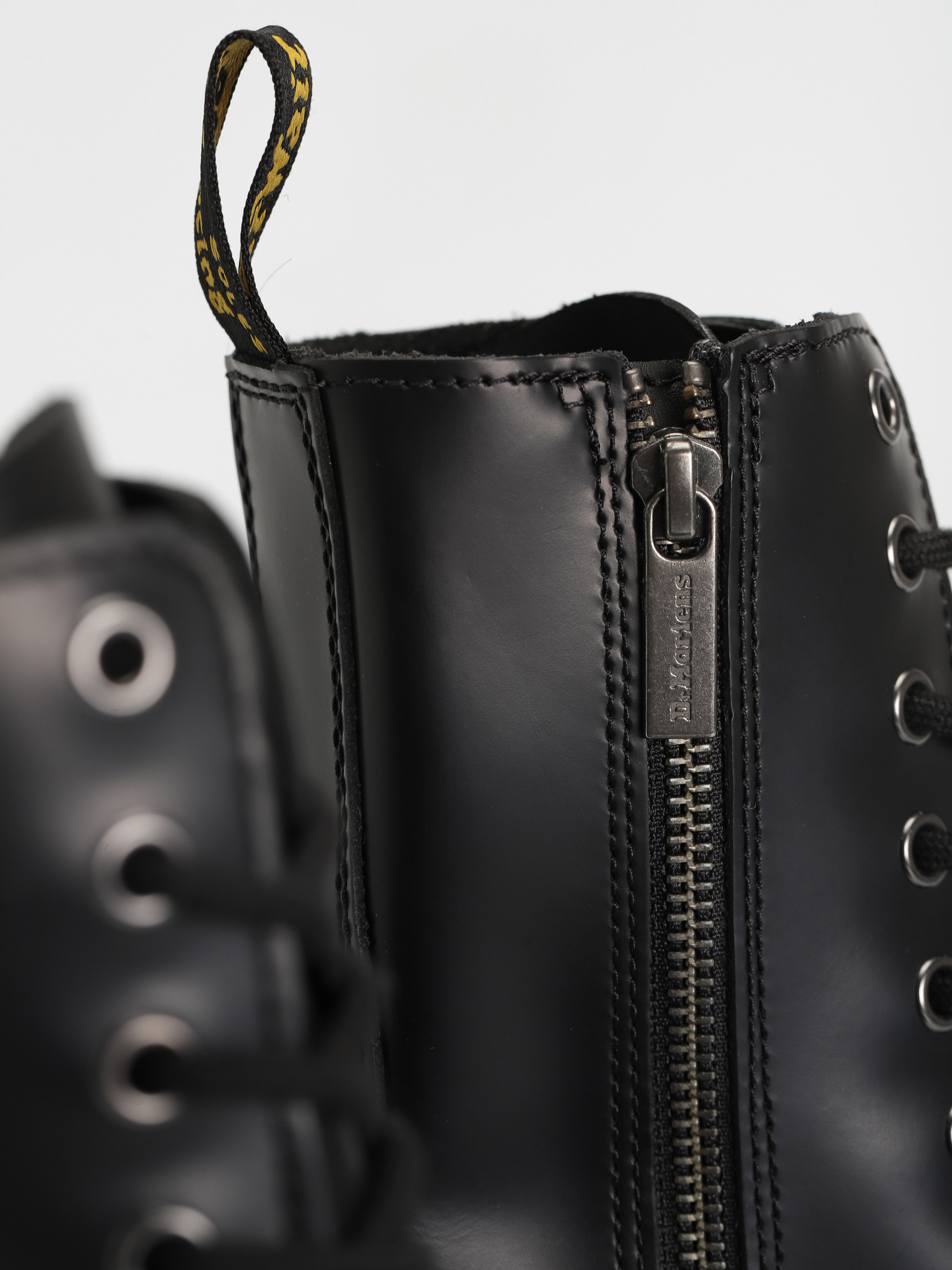 Pantofi Dr. Martens Jadon Hi Wmn (black polished smooth)