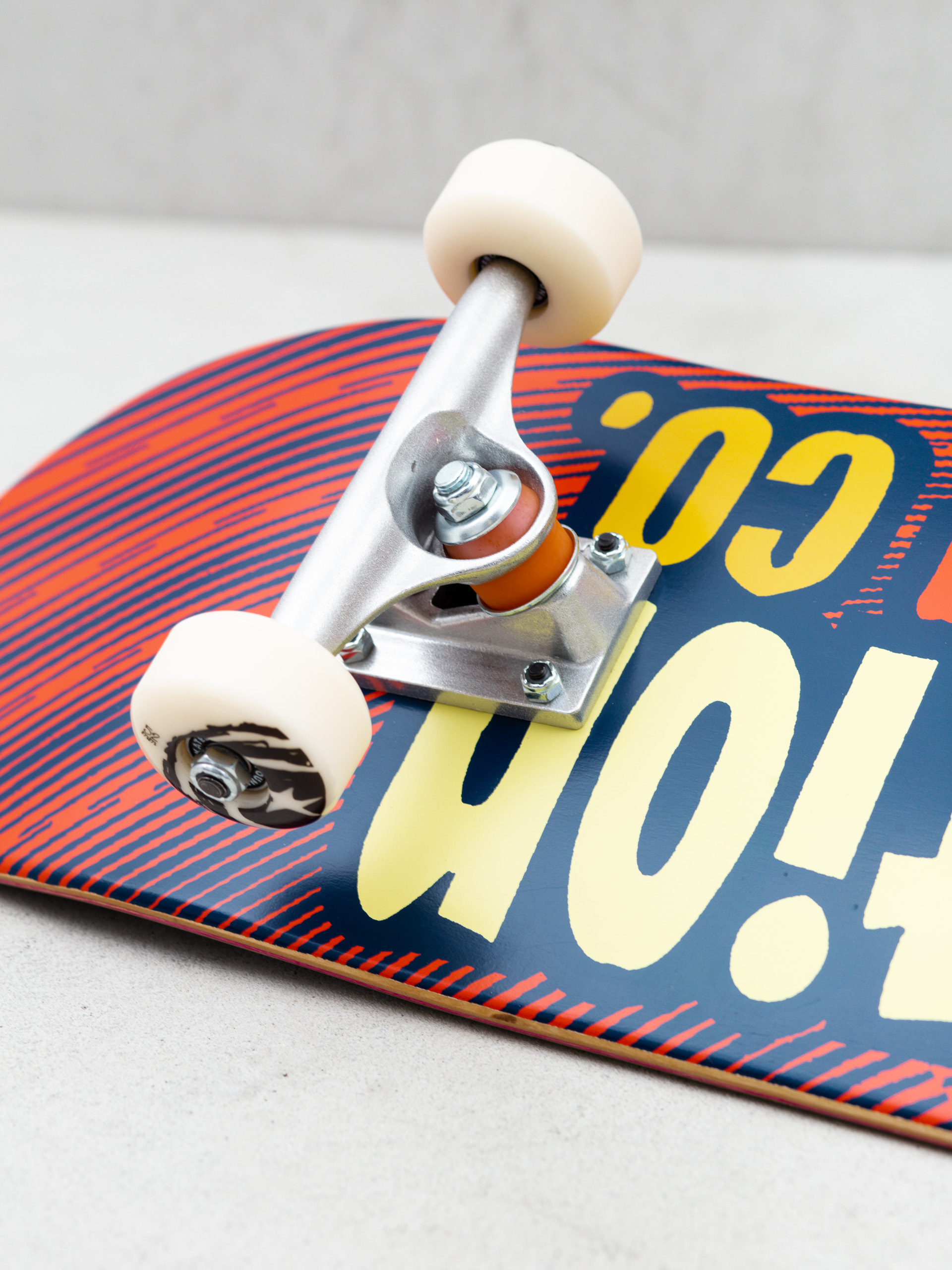 Skateboard Foundation Star Tan (red/navy)