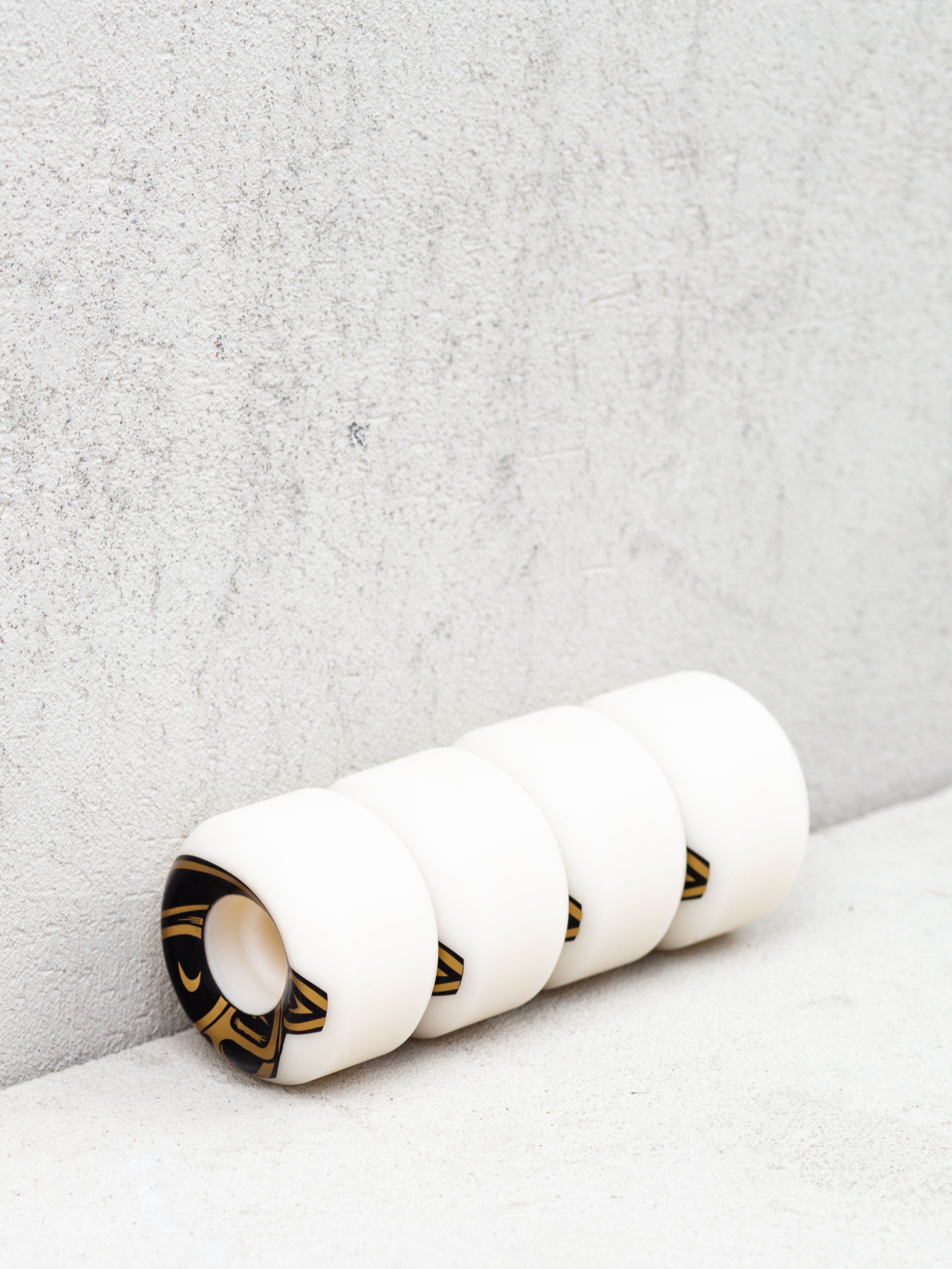 Role Pig Prime C Line (white/black/gold)