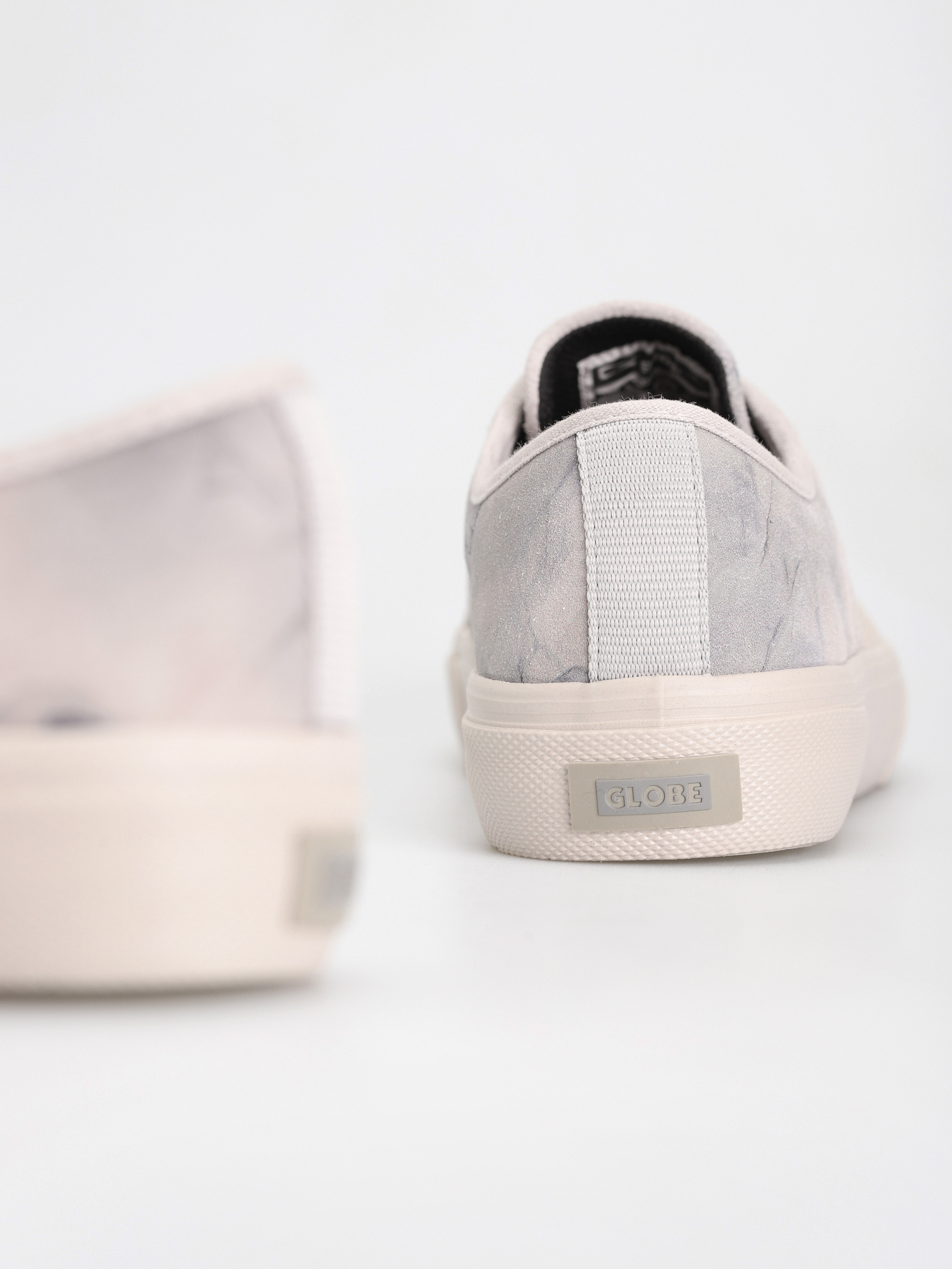 Pantofi Globe Surplus (grey/smoke)