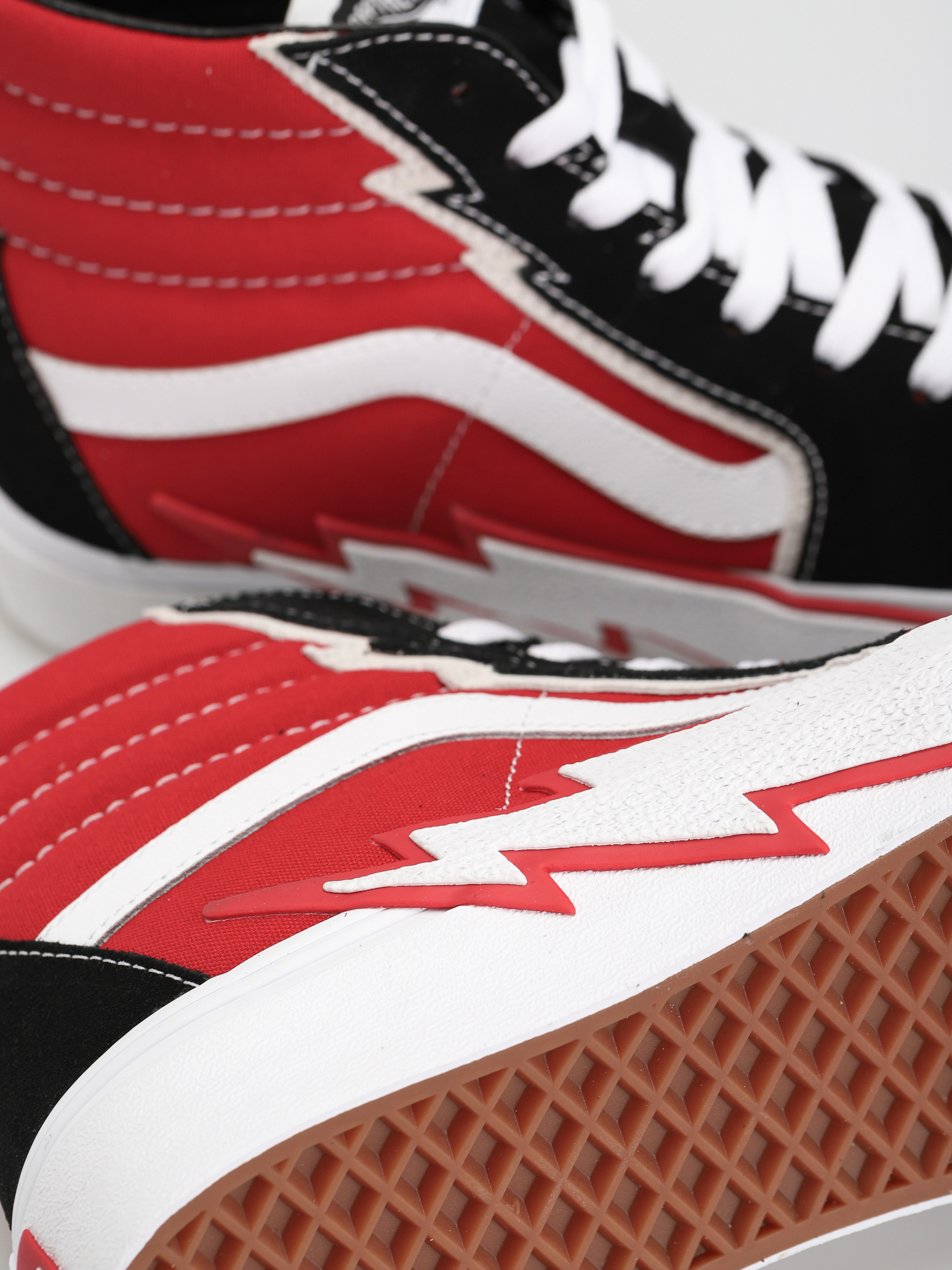 Pantofi Vans Sk8 Hi Bolt (black/red)